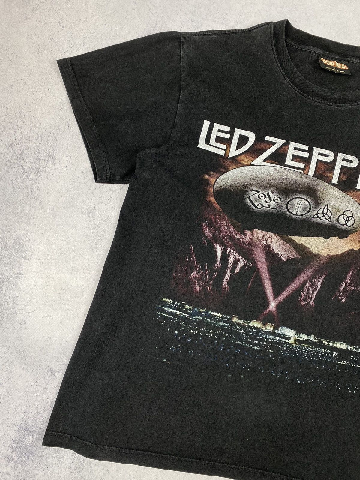 Vintage Vintage 90s Led Zeppelin Zoso Winterland Tee Size US L / EU 52-54 / 3 - 3 Thumbnail