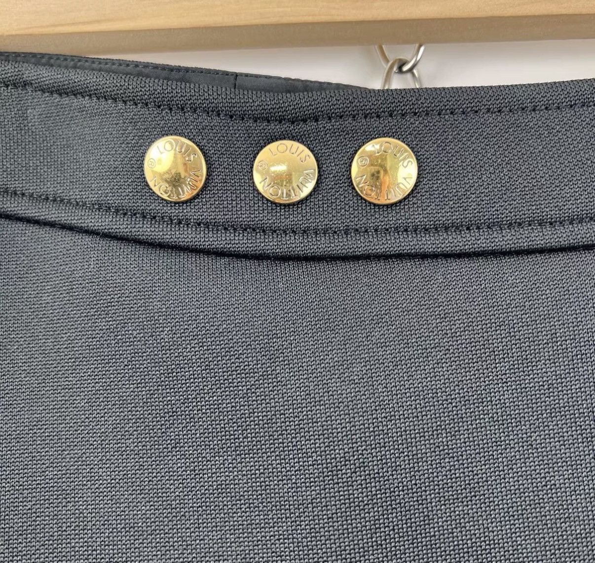 Louis Vuitton Louis Vuitton Black Gold Button Logo Embroidered Skirt K12 Size 25" / US 0 / IT 36 - 4 Thumbnail