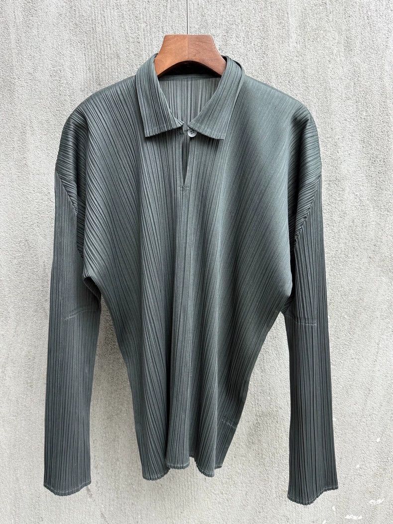 Issey Miyake Grey pleated top