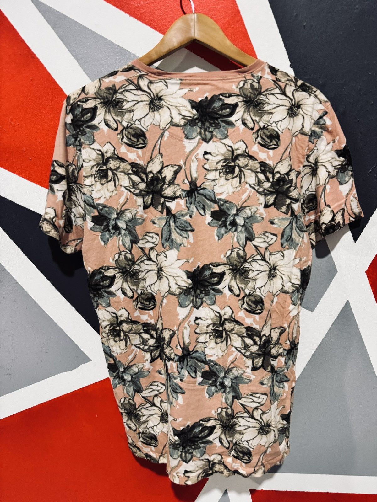 Abercrombie & Fitch Abercrombie & Fitch Full Print Floral Tee Size US M / EU 48-50 / 2 - 2 Thumbnail