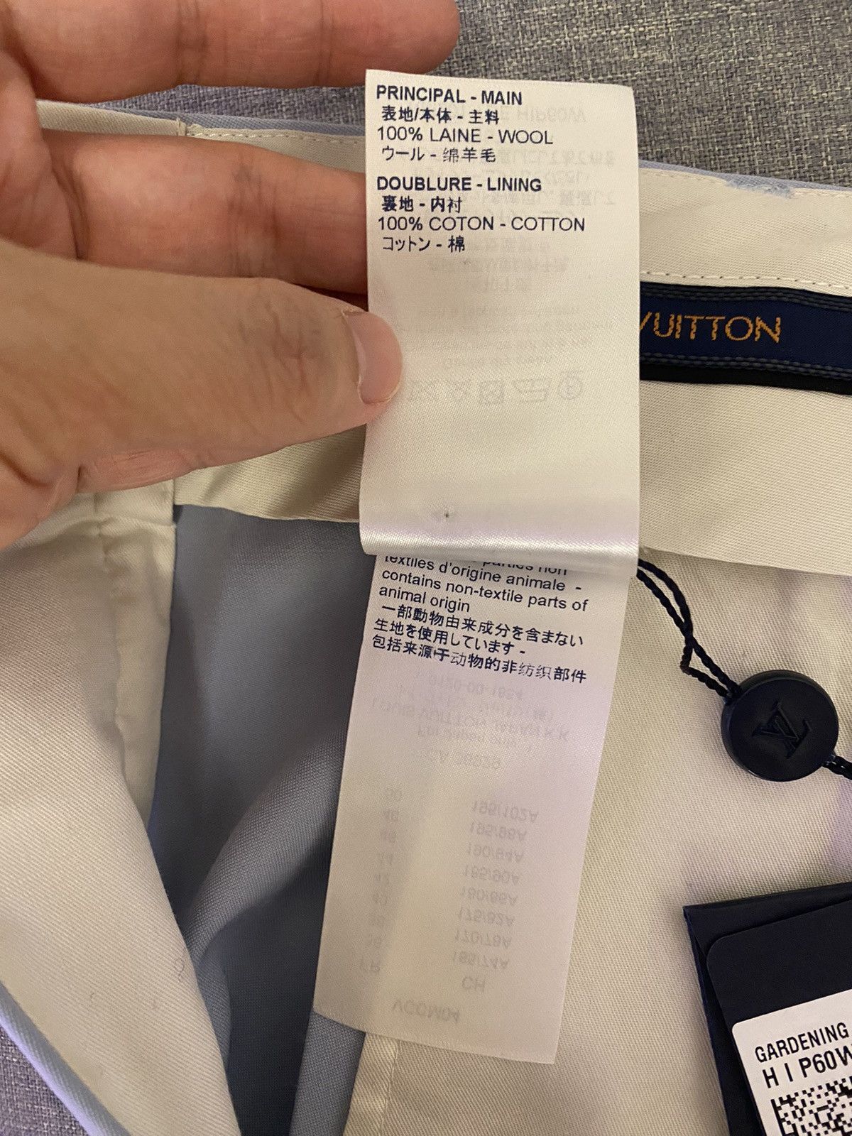 Louis Vuitton × Virgil Abloh Louis Vuitton light blue wool gardening shorts 40 Size US 32 / EU 48 - 8 Thumbnail