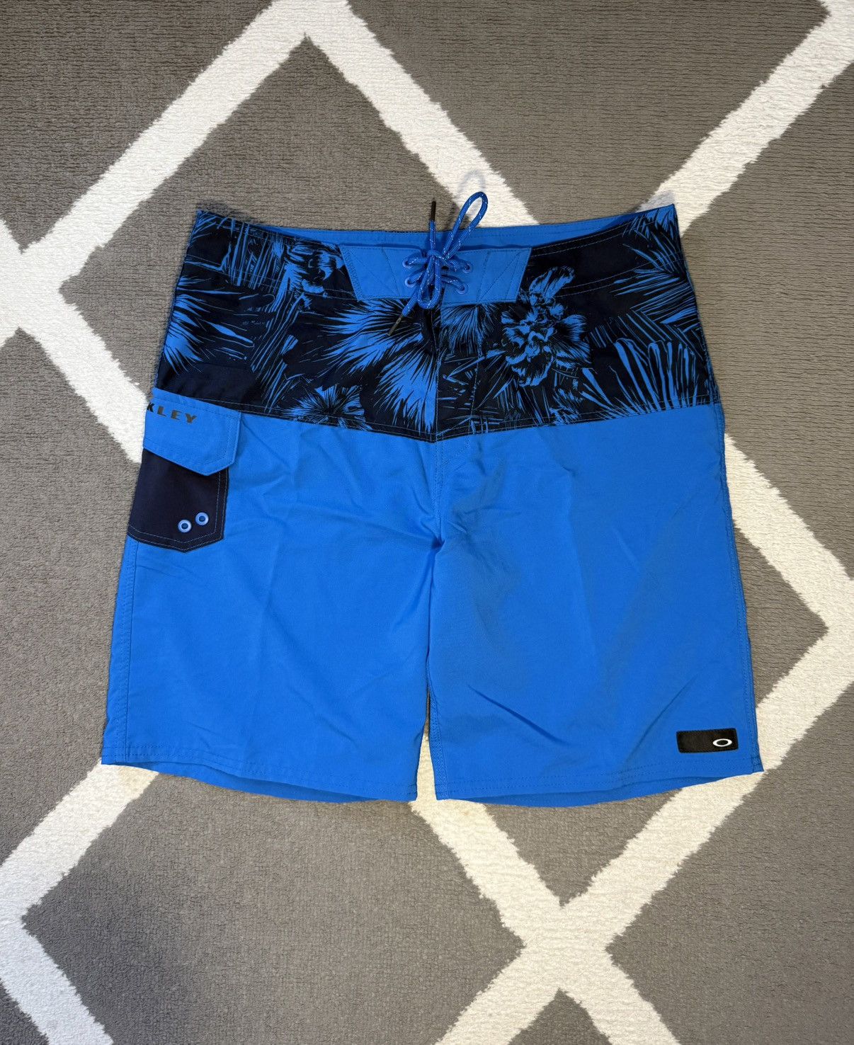 Oakley Oakley Board Shorts men’s surfing swimming trunks 34 Size US 34 / EU 50 - 2 Thumbnail