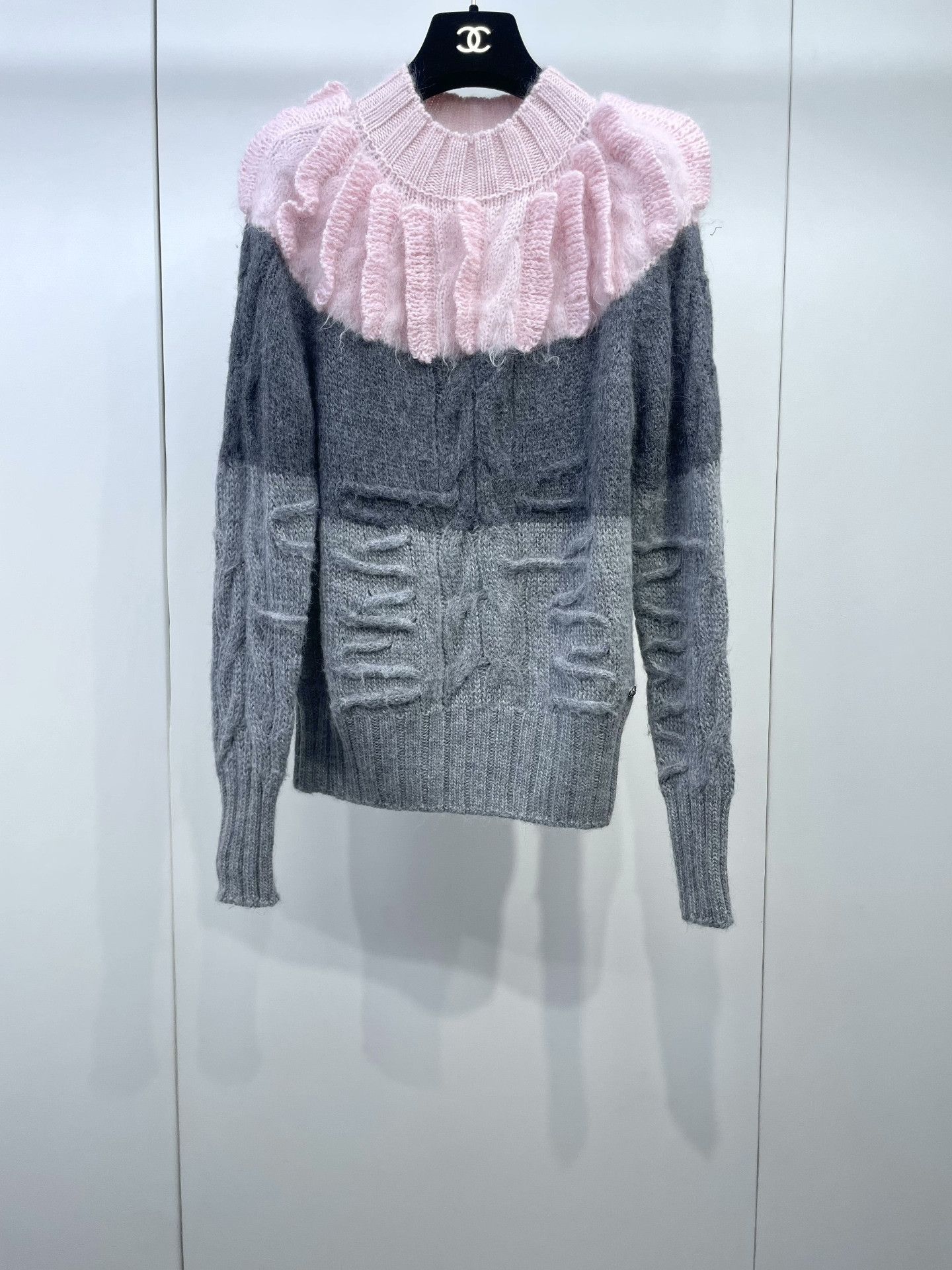 Chanel Chanel Pink Gray Colorblock Knit Sweater Size XS / US 0-2 / IT 36-38 - 1 Thumbnail