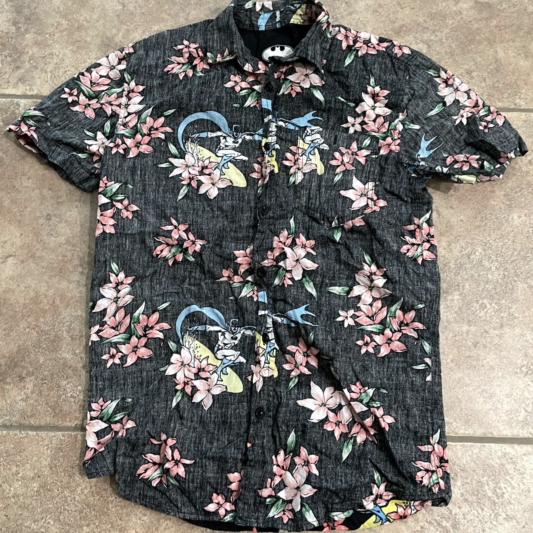 DC Comics Batman Button-Up Shirt Mens S Floral Hawaiian Style Bat Signal Multicolor Short Sleeve DC Comics Shirt Size US S / EU 44-46 / 1 - 2 Thumbnail