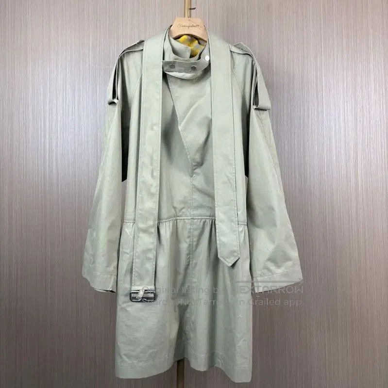 Burberry Burberry Light Green Women's Trench Coat. Size M / US 6-8 / IT 42-44 - 1 Thumbnail