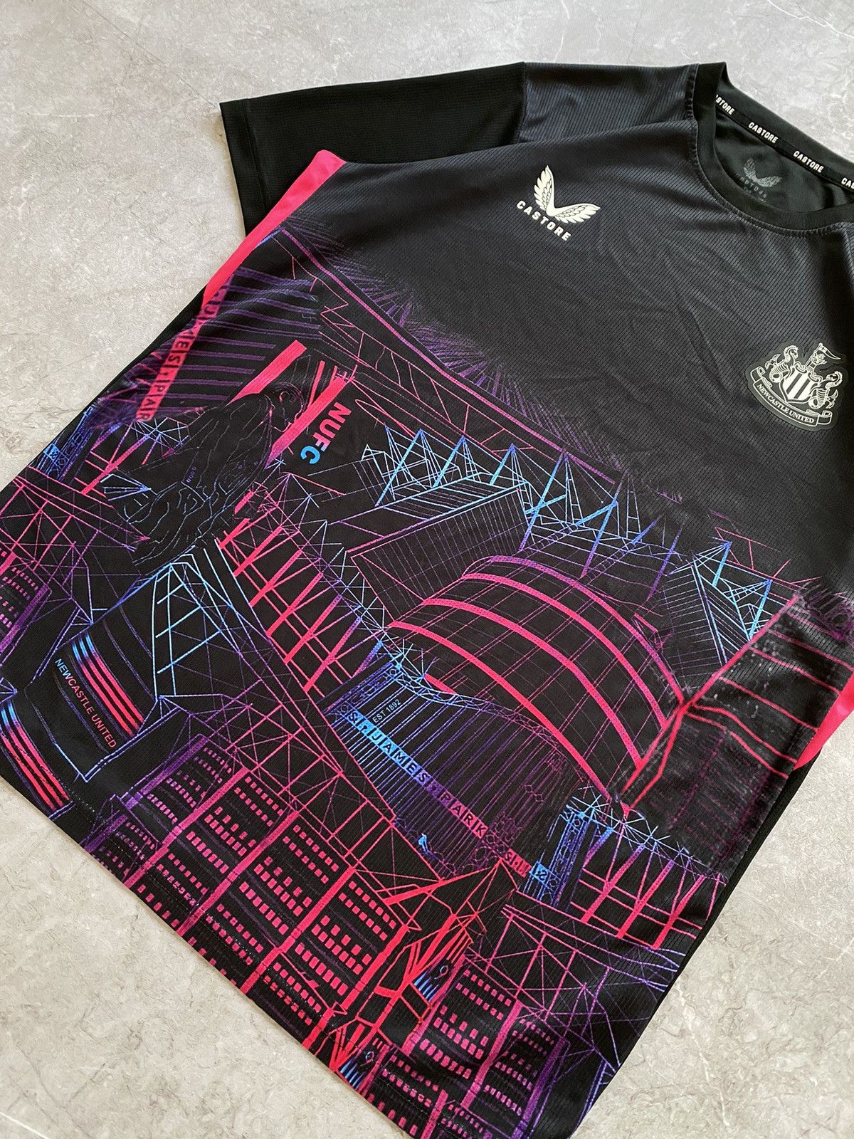 Castore × Vintage Newcastle United 23-24 Stadium Edition Castore Soccer Jersey Size US XL / EU 56 / 4 - 4 Thumbnail