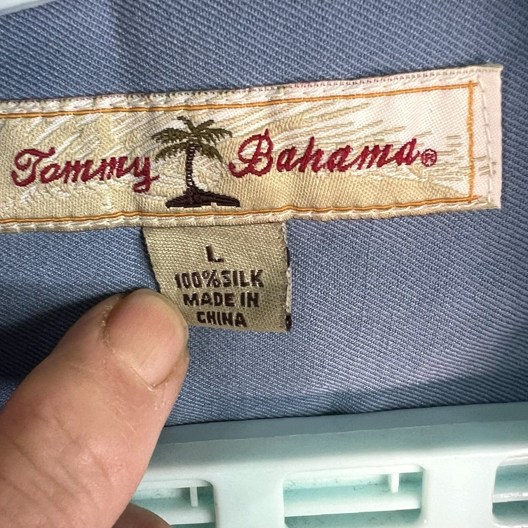 Tommy Bahama Tommy Bahama 100% Silk Button Shirt Men’s Size L Embroidered Big Game Charters Size US L / EU 52-54 / 3 - 6 Thumbnail