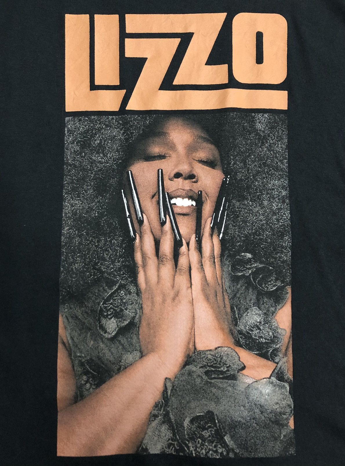 Rap Tees American Singer And Rapper LIZZO T-Shirt Size US XXL / EU 58 / 5 - 3 Thumbnail