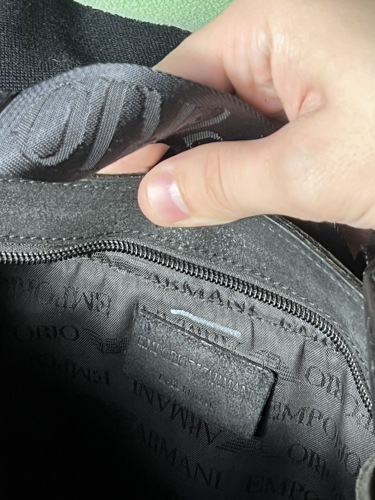 Emporio Armani 🔥 Emporio Armani Leather Crossbody Bag — Black (Vintage) Size ONE SIZE - 15 Thumbnail