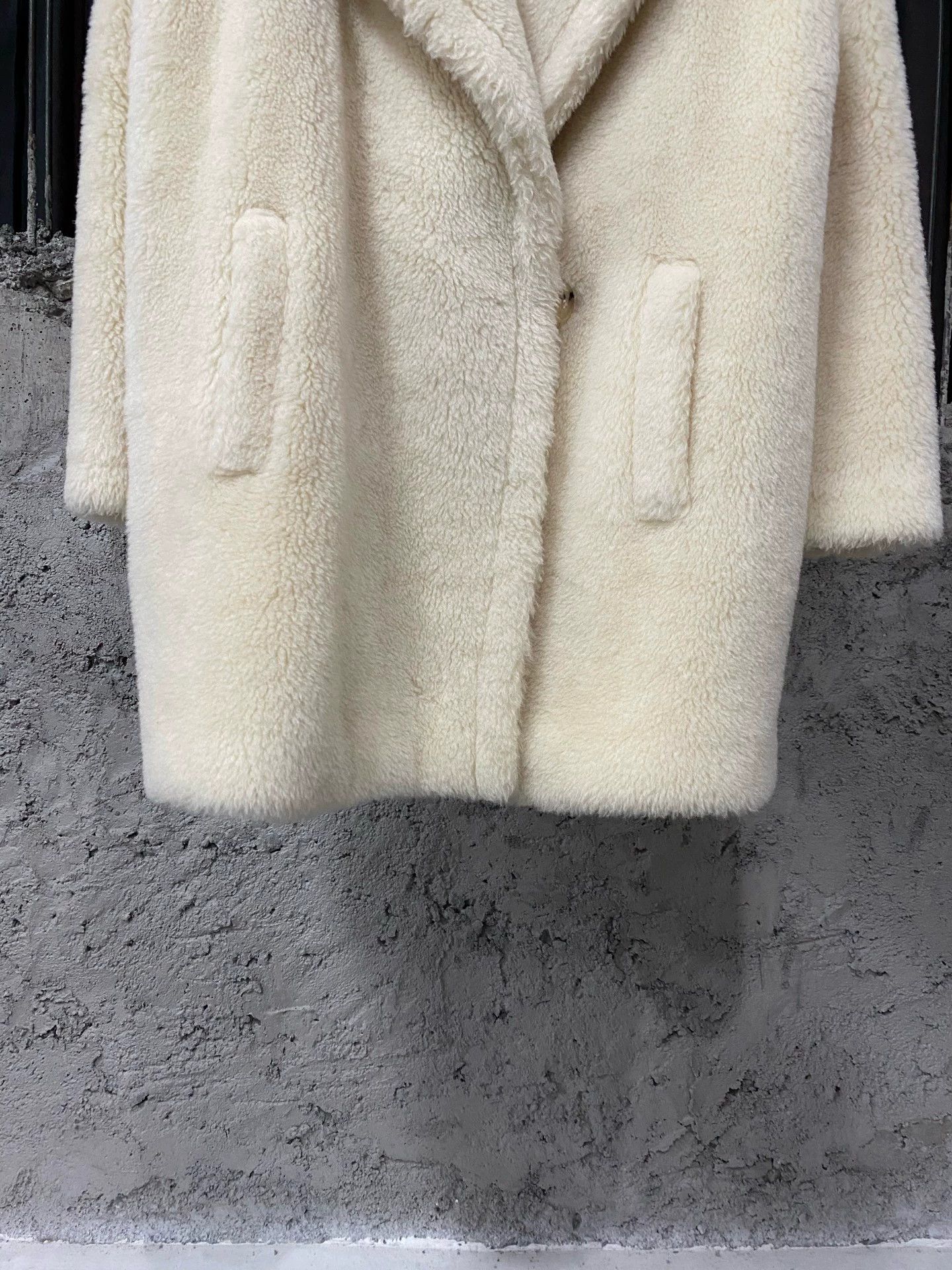 Max Mara MaxMara White Short Teddy Coat Size S / US 4 / IT 40 - 4 Thumbnail