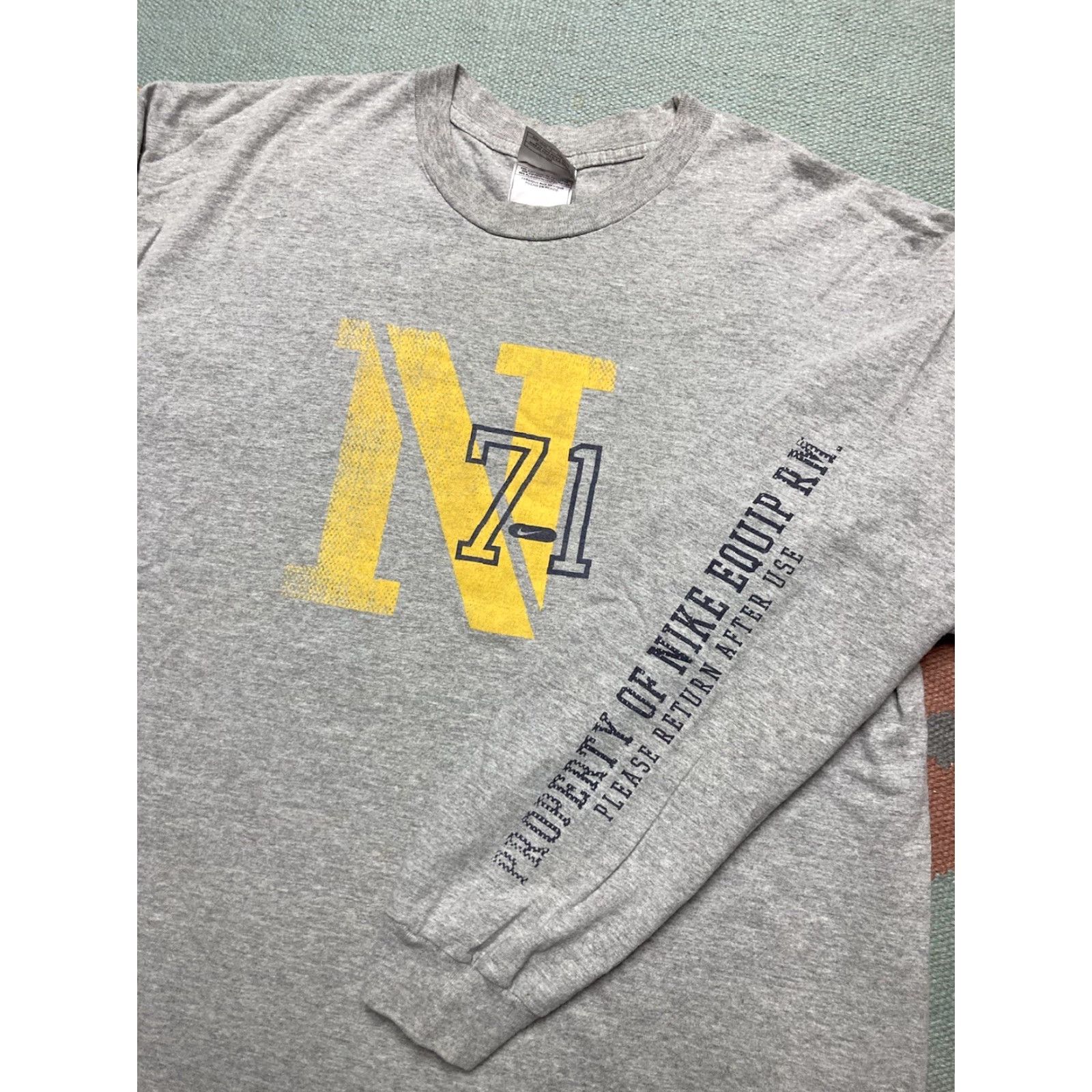 Nike VINTAGE Nike T-Shirt Long Sleeve Athletic Sports Swoosh Logo Men’s XL Gray Sports Logo Mens XL Size US XL / EU 56 / 4 - 2 Thumbnail