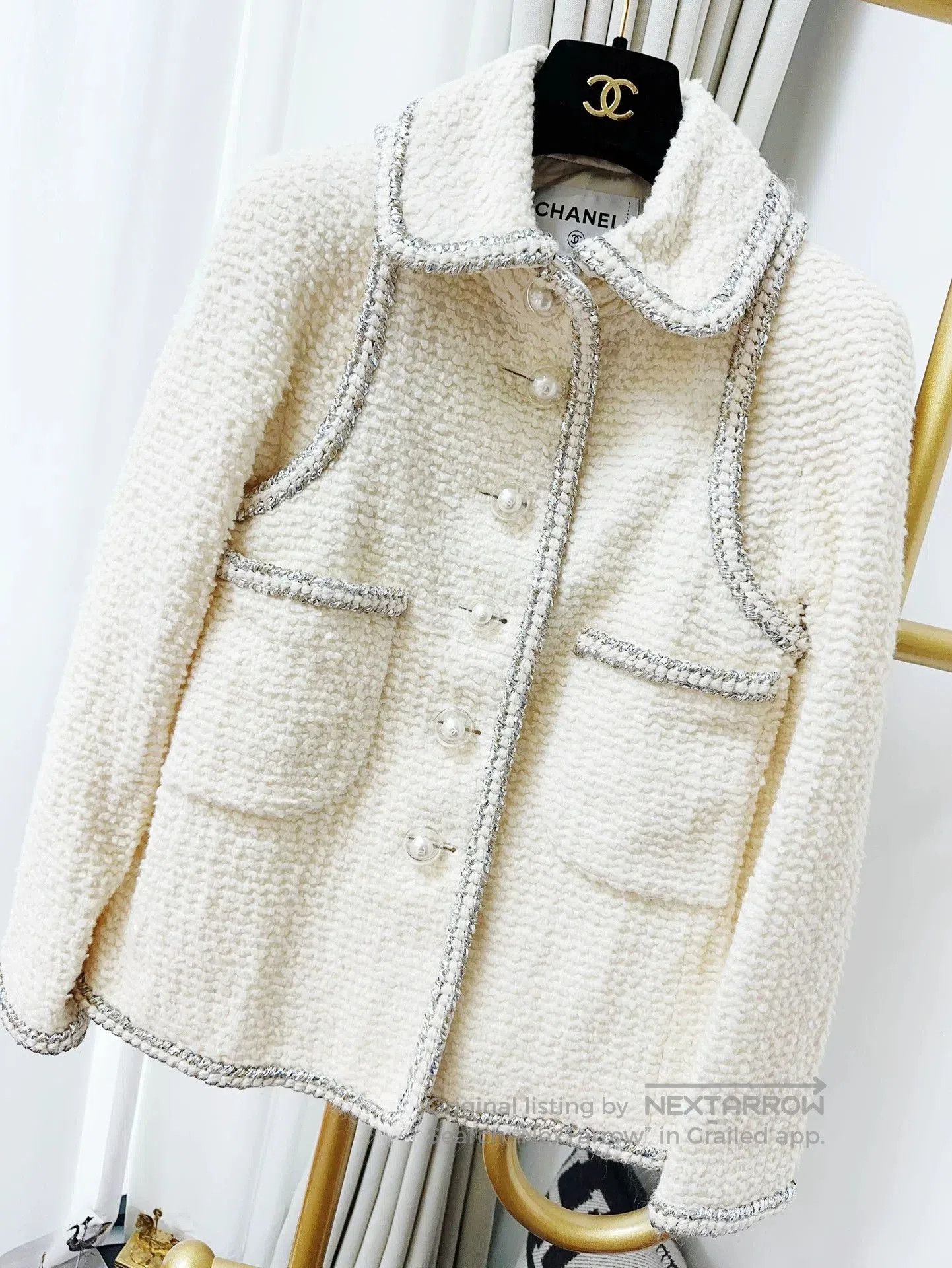 Chanel Chanel Beige Tweed Pearl Button Jacket. Size US S / EU 44-46 / 1 - 2 Thumbnail