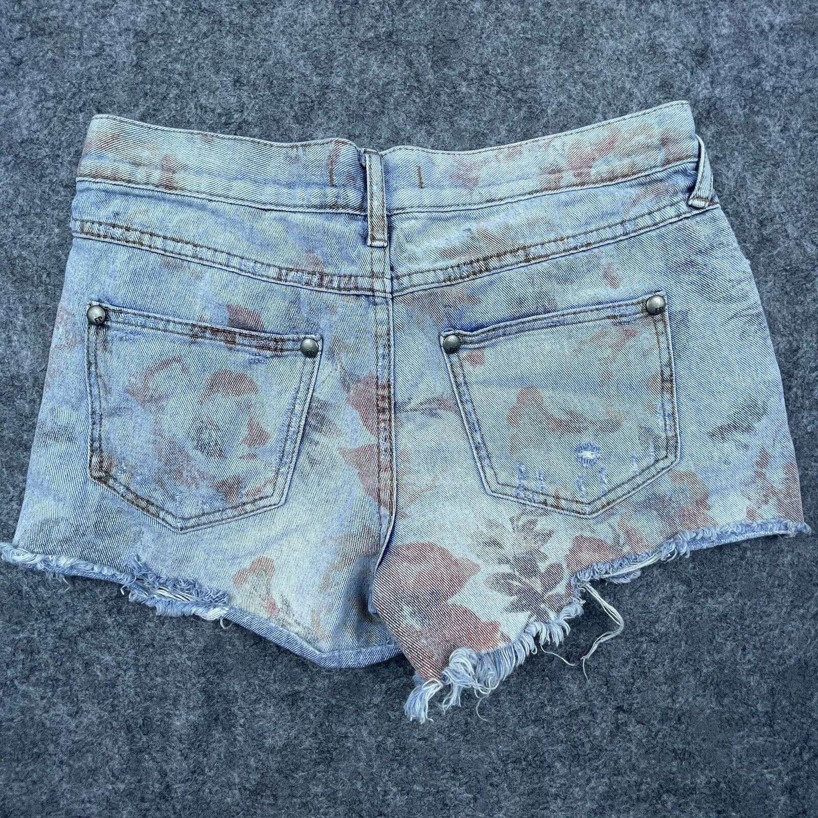 Free People Free People Jean Shorts Women 26 Denim Cutoff Flowers Frayed Size 26" / US 2 / IT 38 - 2 Thumbnail