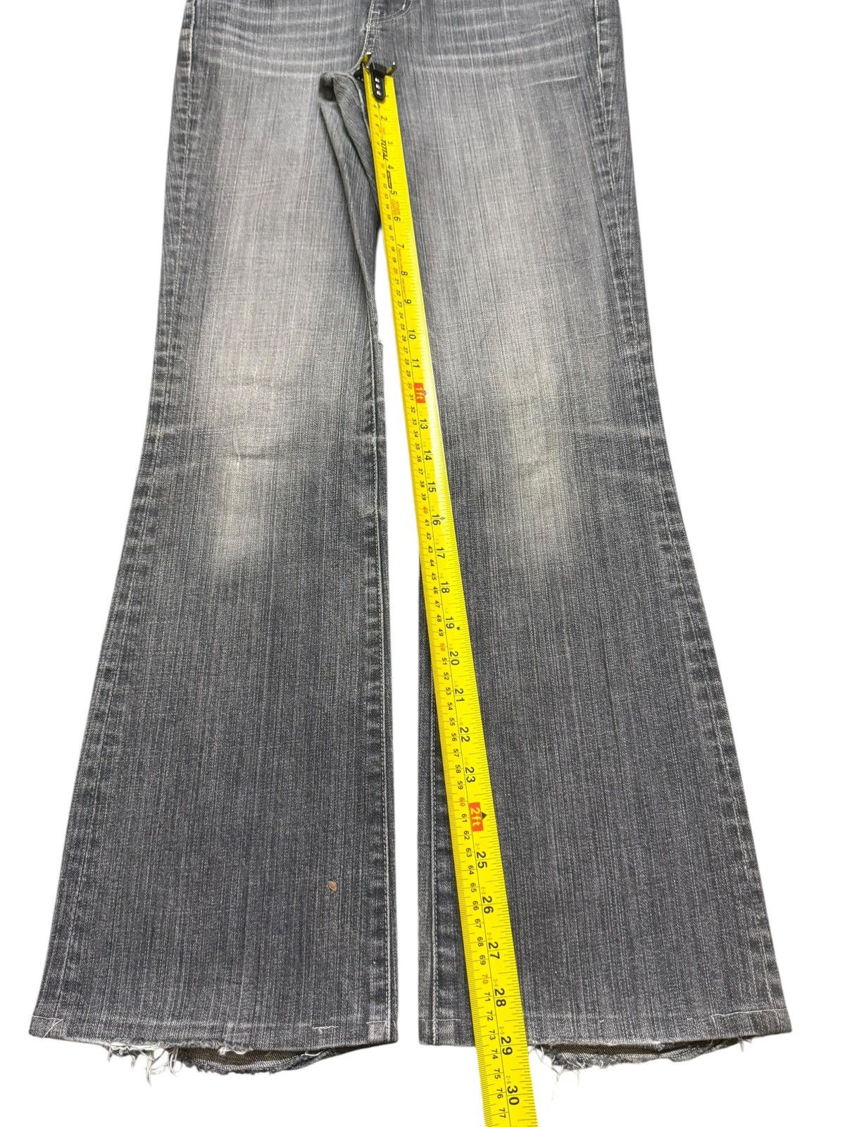 Uniqlo Vintage Japanese Uniqlo Faded Wash Whiskers Wide Leg Flare Size US 28 / EU 44 - 13 Thumbnail