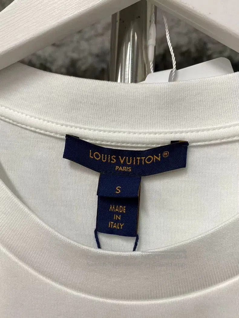 Louis Vuitton Louis Vuitton LV Script Logo T. Size US S / EU 44-46 / 1 - 5 Thumbnail
