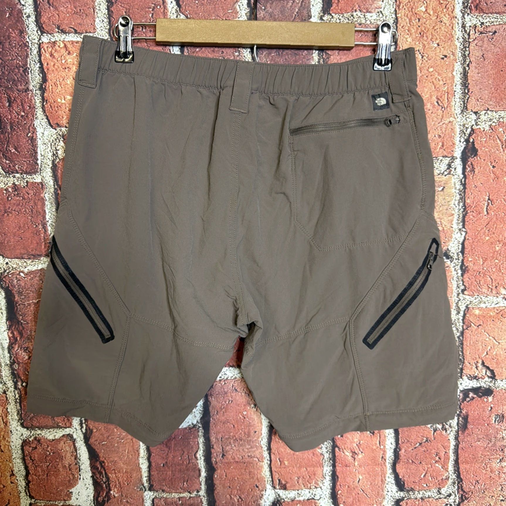 The North Face The North Face Men Shorts Cargo Pocket Brown Nylon Size Medium M Regular Inseam 10 in Cargo Size US 31 - 4 Thumbnail