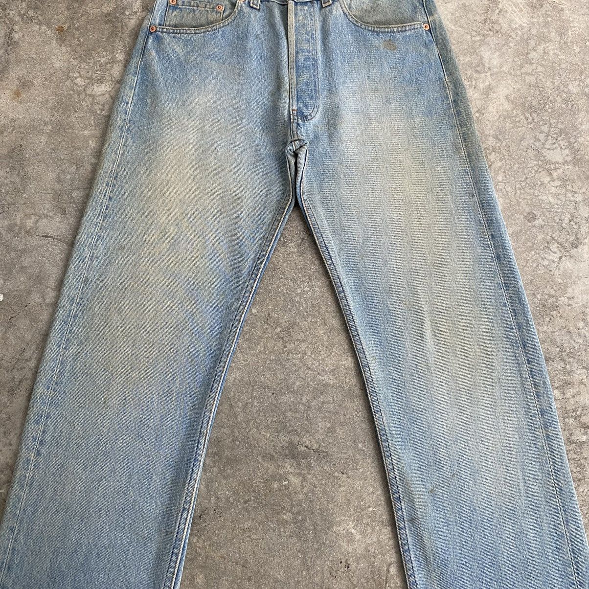 Levi's Size 30x32 Vintage 1991 Levis 501 Light Blue Dirty Jeans Size US 30 / EU 46 - 3 Thumbnail