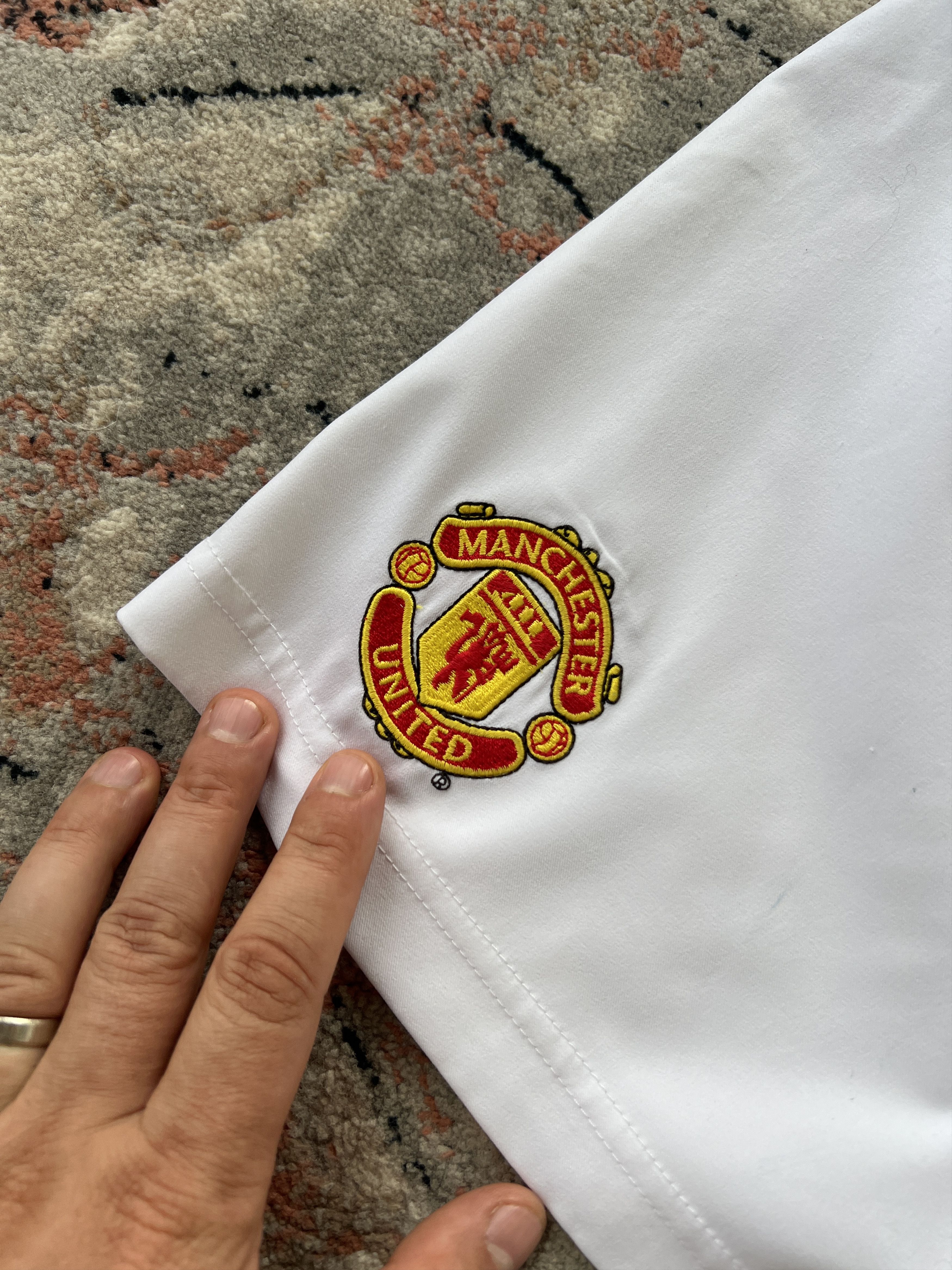 Nike Nike Vintage Manchester United Shorts Size US 32 / EU 48 - 2 Thumbnail