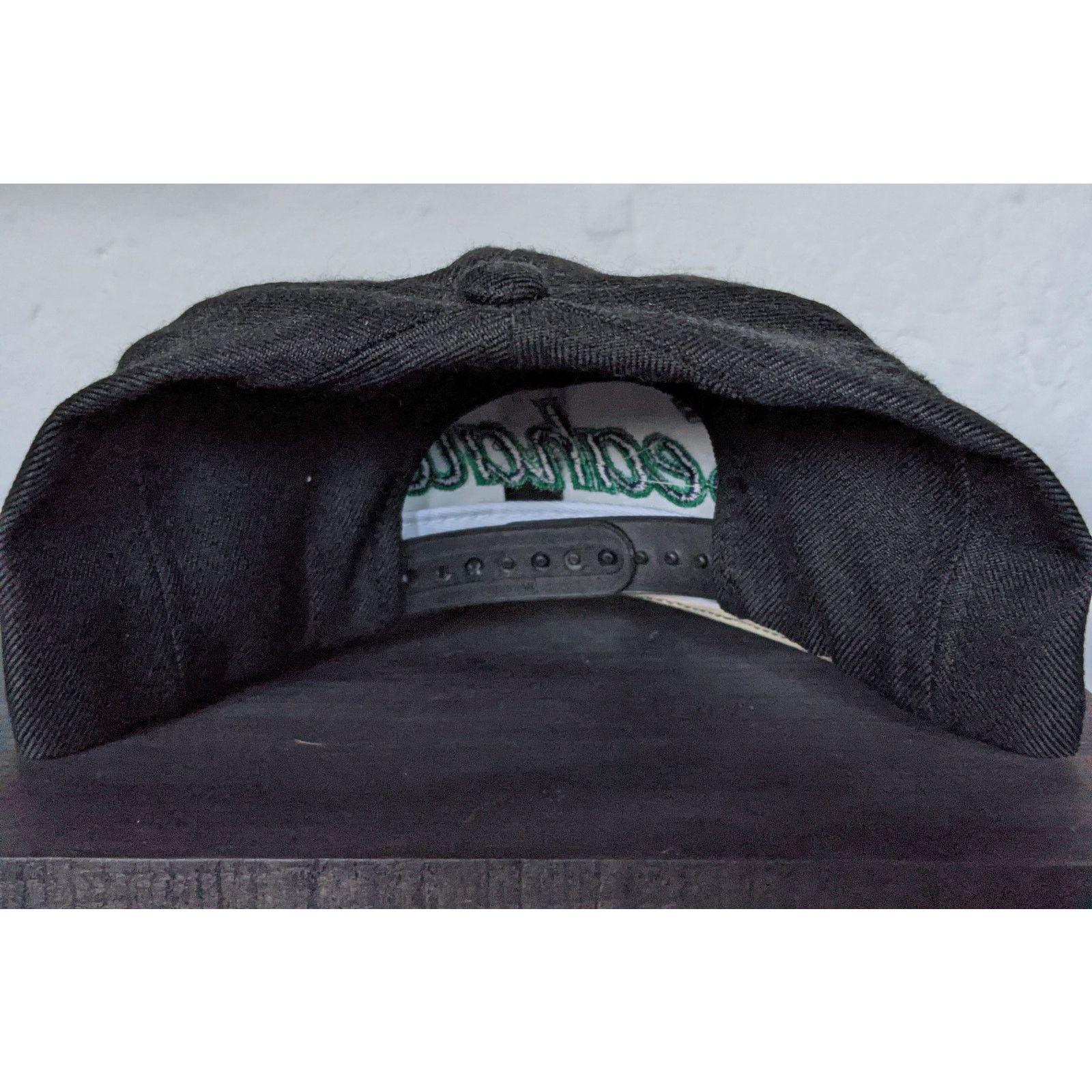 NFL × Sports Specialties Seattle Seahawks SCRIPT DLine black teal snapback NFL vtg Size ONE SIZE - 4 Thumbnail