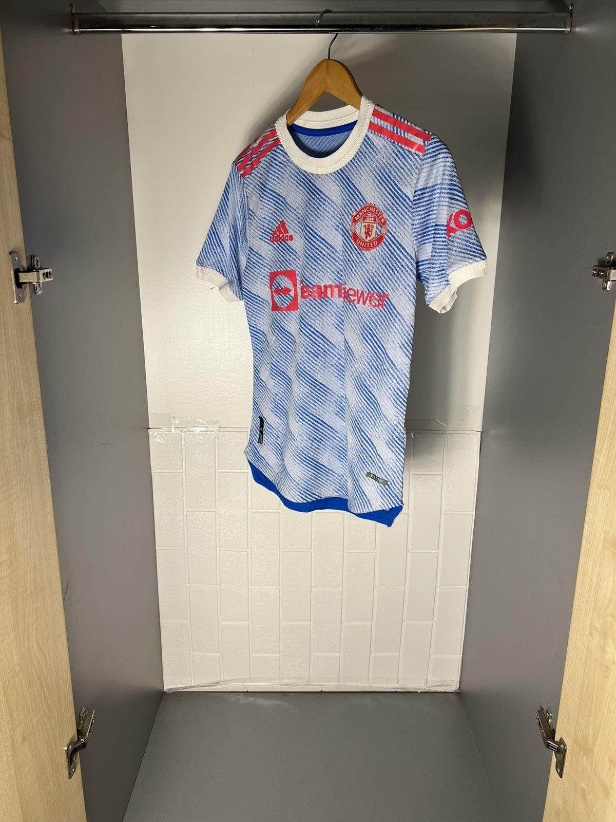 Vintage ADIDAS FC MANCHESTER UNITED ENGLAND SOCCER JERSEY RETRO Y2K Size US S / EU 44-46 / 1 - 7 Thumbnail