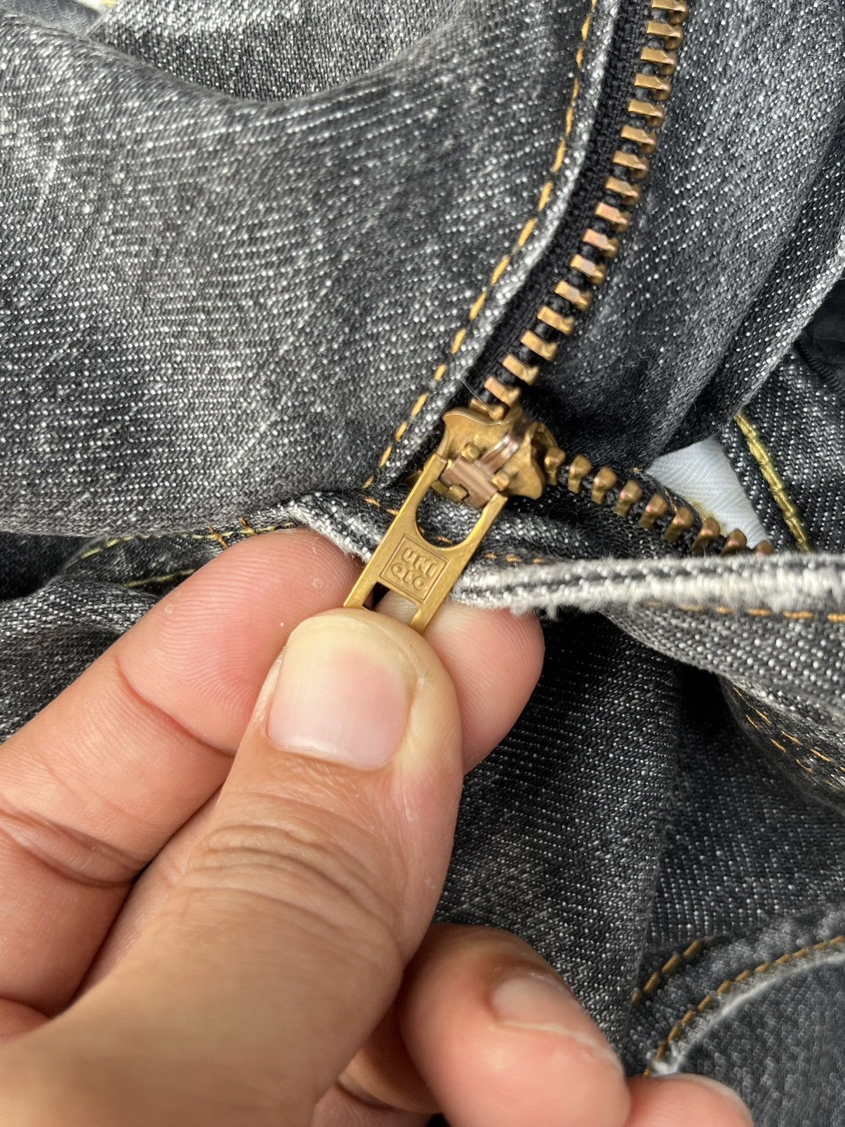Undercover Vintage Japanese Brand Uniqlo Distressed Loose Fit Jeans Size US 32 / EU 48 - 8 Thumbnail