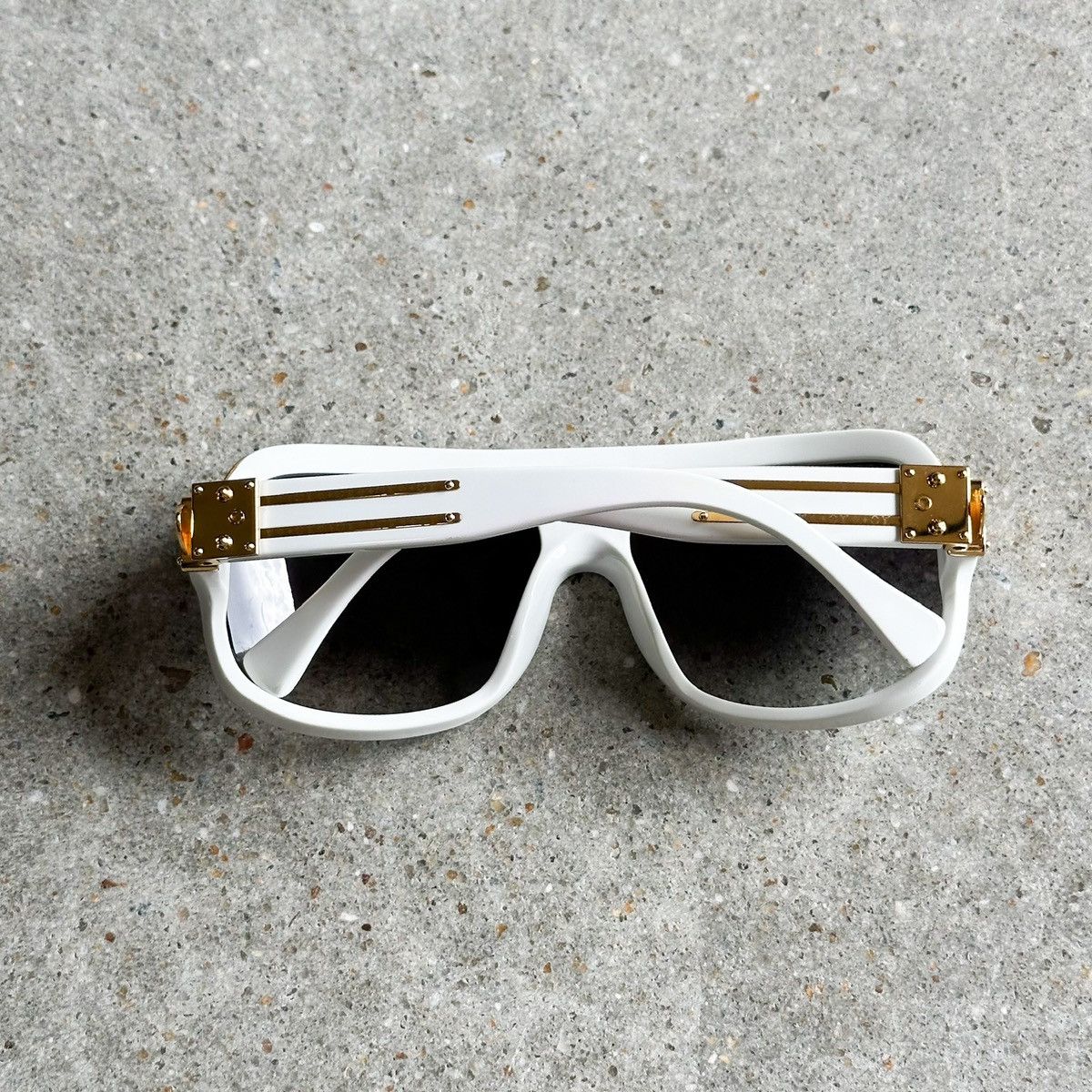 Louis Vuitton NIGOS PERSONAL 2004 OG LV MILLIONAIRE SUNGLASSES Size ONE SIZE - 12 Thumbnail
