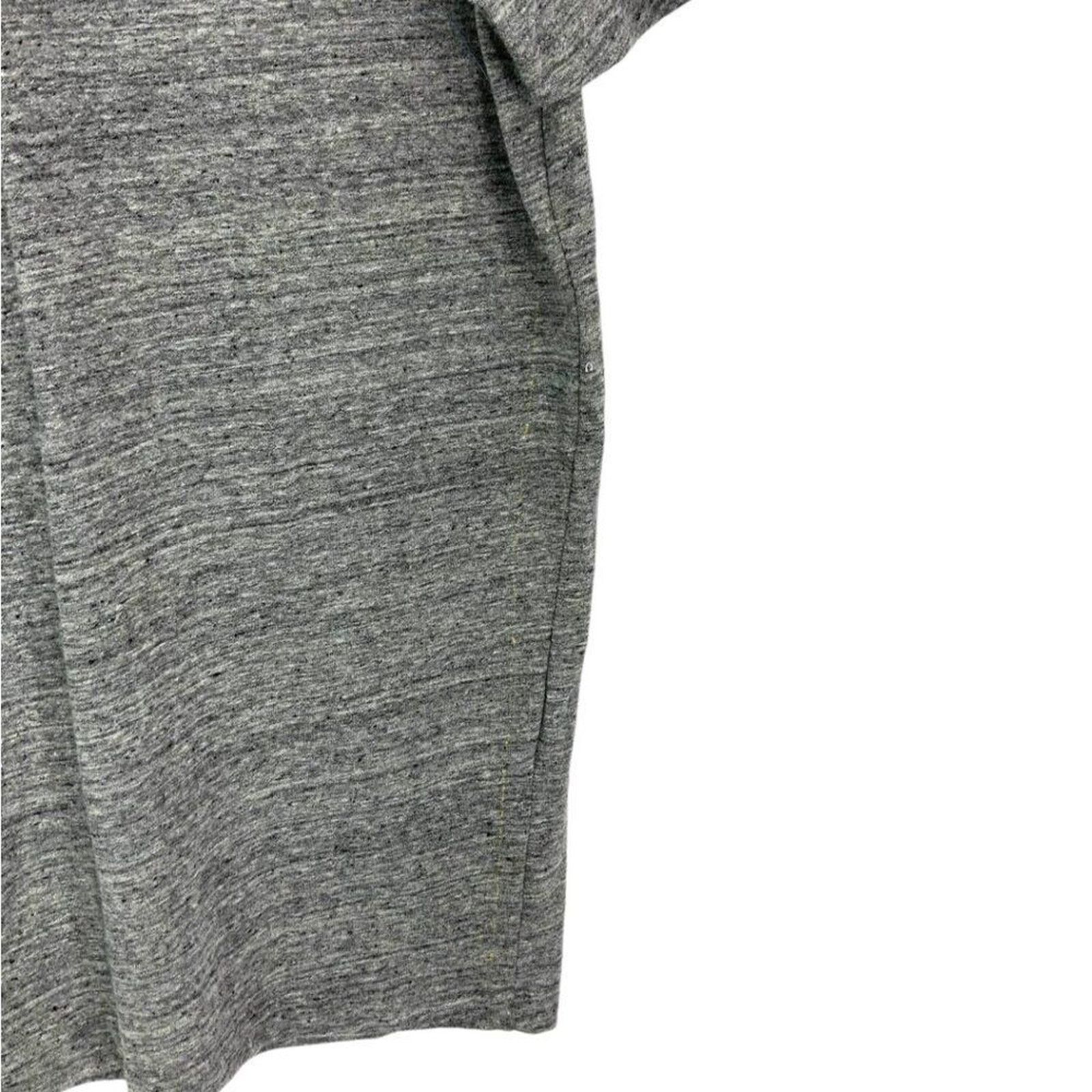 Marine Layer Marine Layer Short Sleeve V Neck T Shirt Gray Size Medium Size US M / EU 48-50 / 2 - 6 Thumbnail
