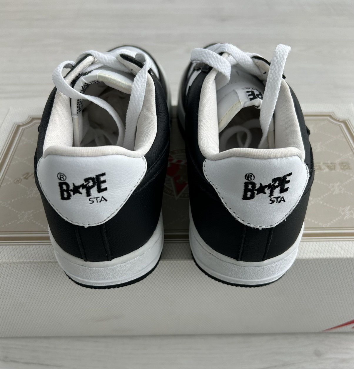 Bape VERY RARE OG 2001 A BATHING APE 1ST BLACK/WHITE BAPESTA Size US 9 / EU 42 - 3 Thumbnail