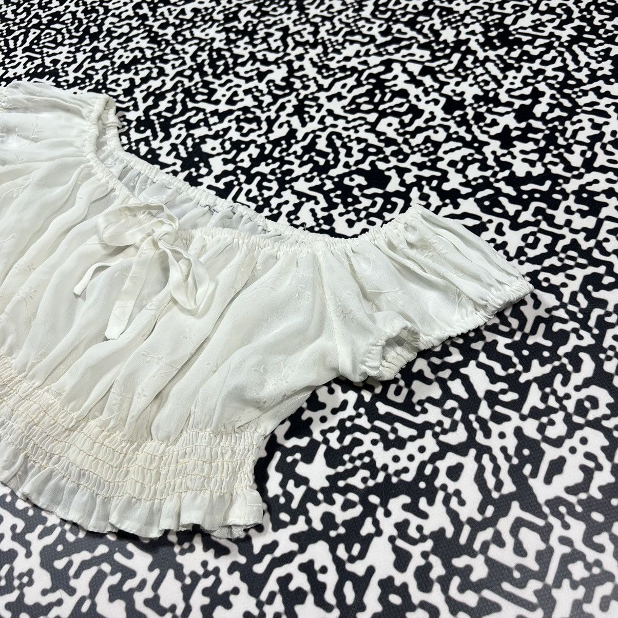 Japanese Brand Vintage Y2K Japanese Floral Flower Print Retro Sexy T-shirt Size L / US 10 / IT 46 - 8 Thumbnail