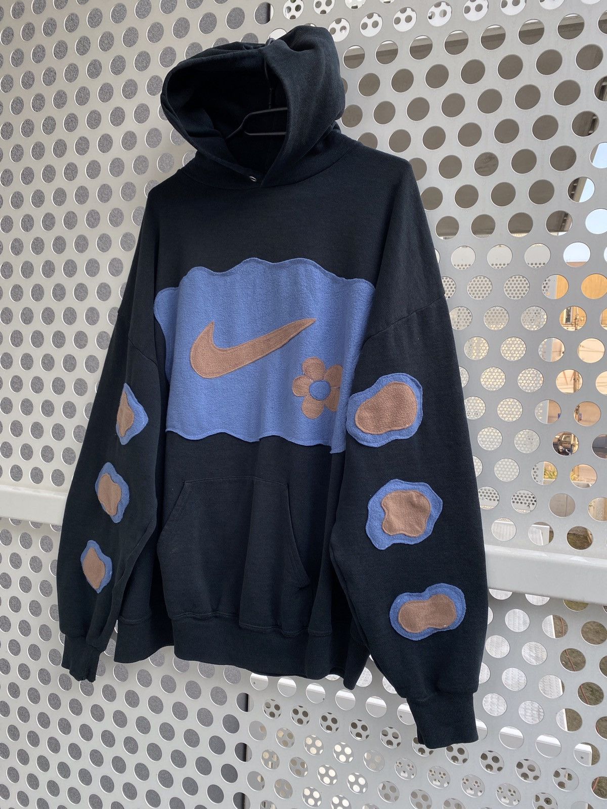 Nike × Vintage Vintage Nike Custom Skelet Center Swoosh Oversize Hoodie Y2K Size US XL / EU 56 / 4 - 3 Thumbnail