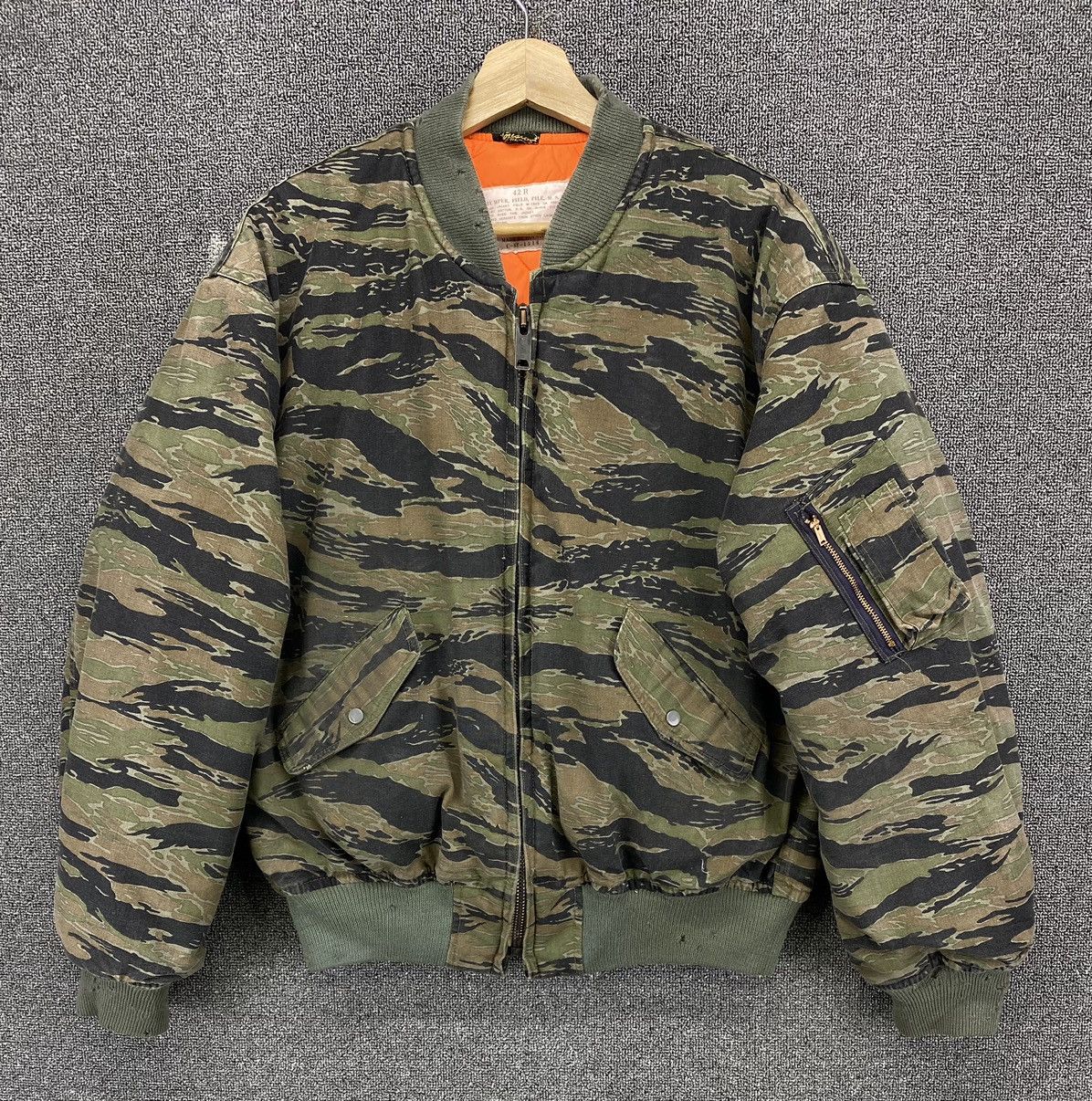 Vintage Vintage Made By Houston Jumper Field Camo Bomber Jacket Size US M / EU 48-50 / 2 - 1 Thumbnail