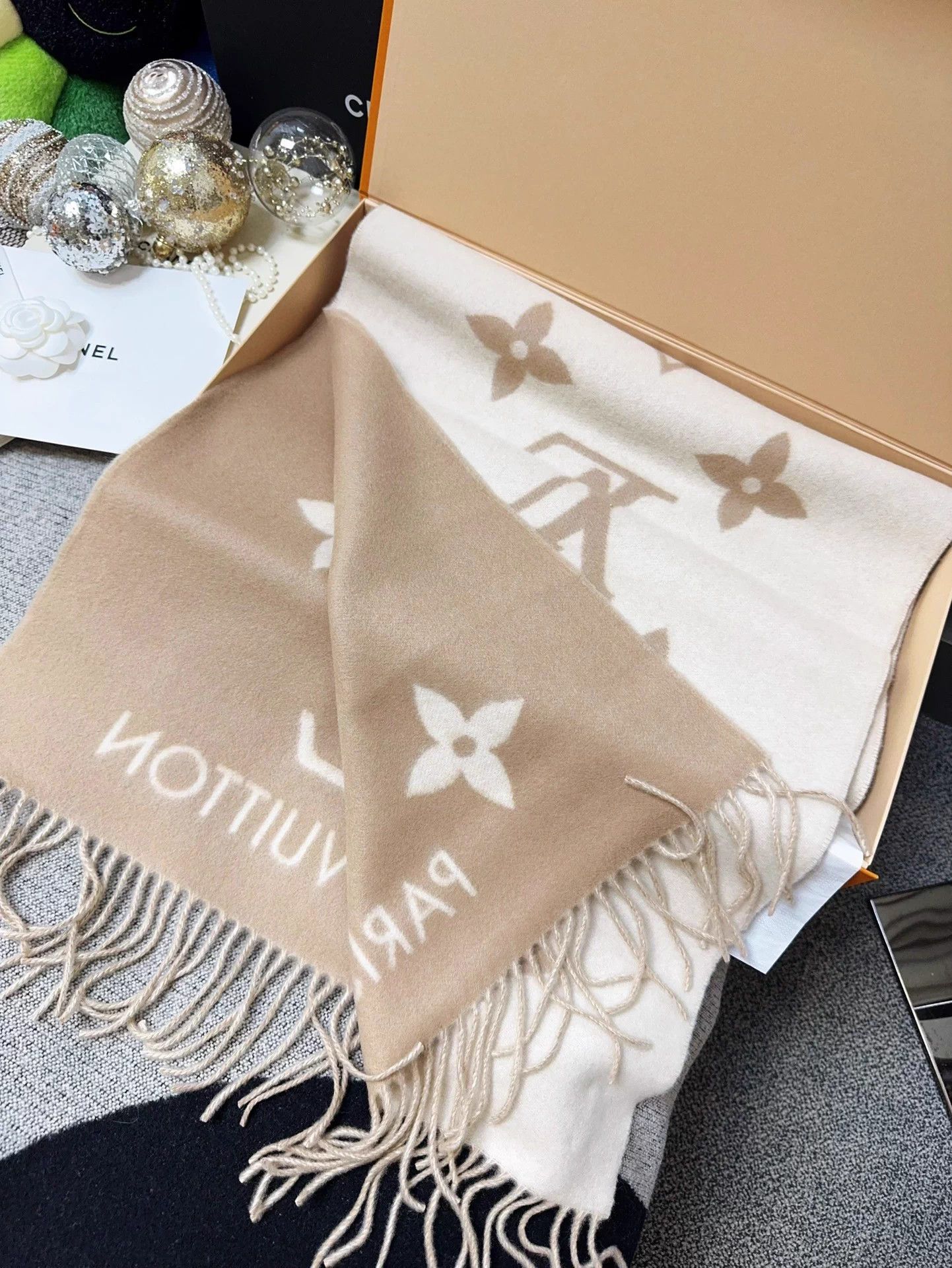 Louis Vuitton LV Monogram Cashmere Scarf Milky Tea Unused Boxed Size ONE SIZE - 1 Thumbnail
