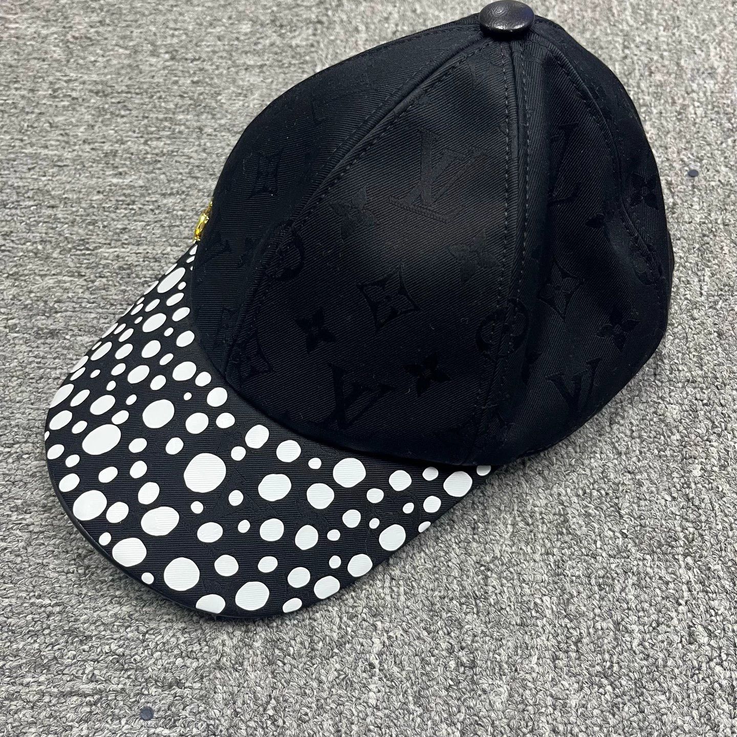 Louis Vuitton louis vuitton limited edition polka dot cap Size ONE SIZE - 2 Thumbnail