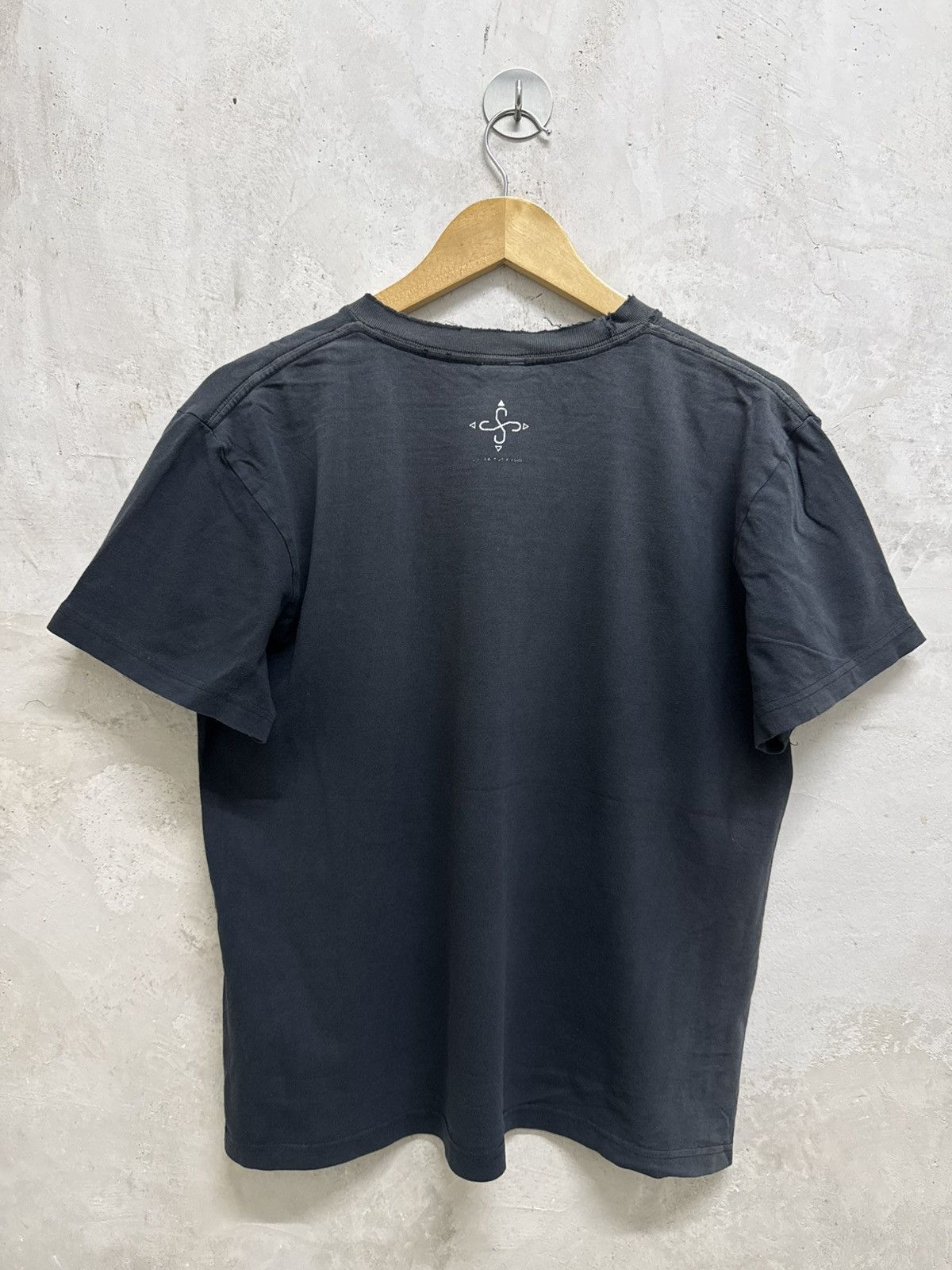 Japanese Brand 2000s Faded Distressed Japanese Band T Shirt Size US M / EU 48-50 / 2 - 3 Thumbnail
