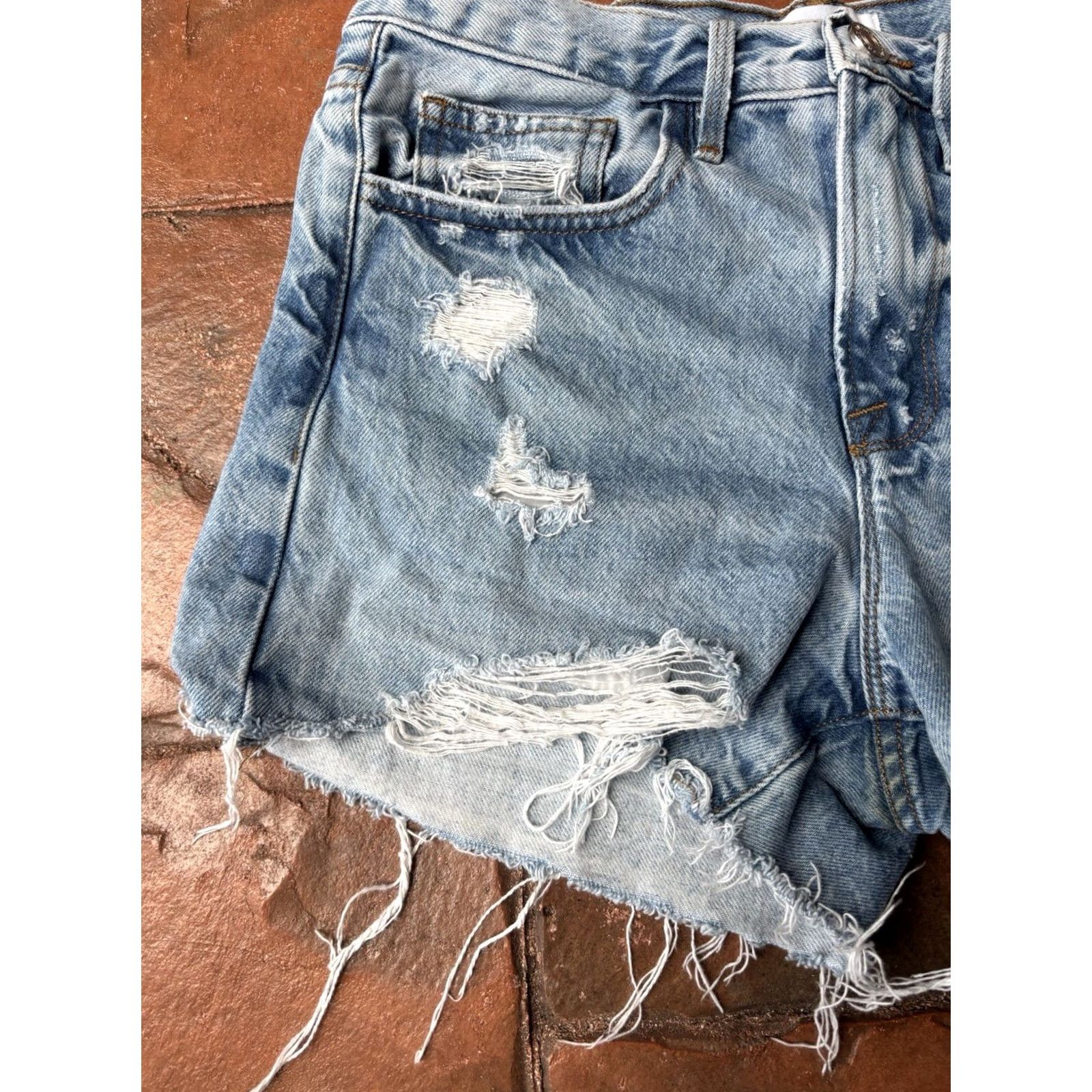 Frame VINTAGE Frame Distressed Frayed Hem Cut-Off Jean Denim Shorts Women’s 25 Blue Size 42" / US 20 - 5 Thumbnail