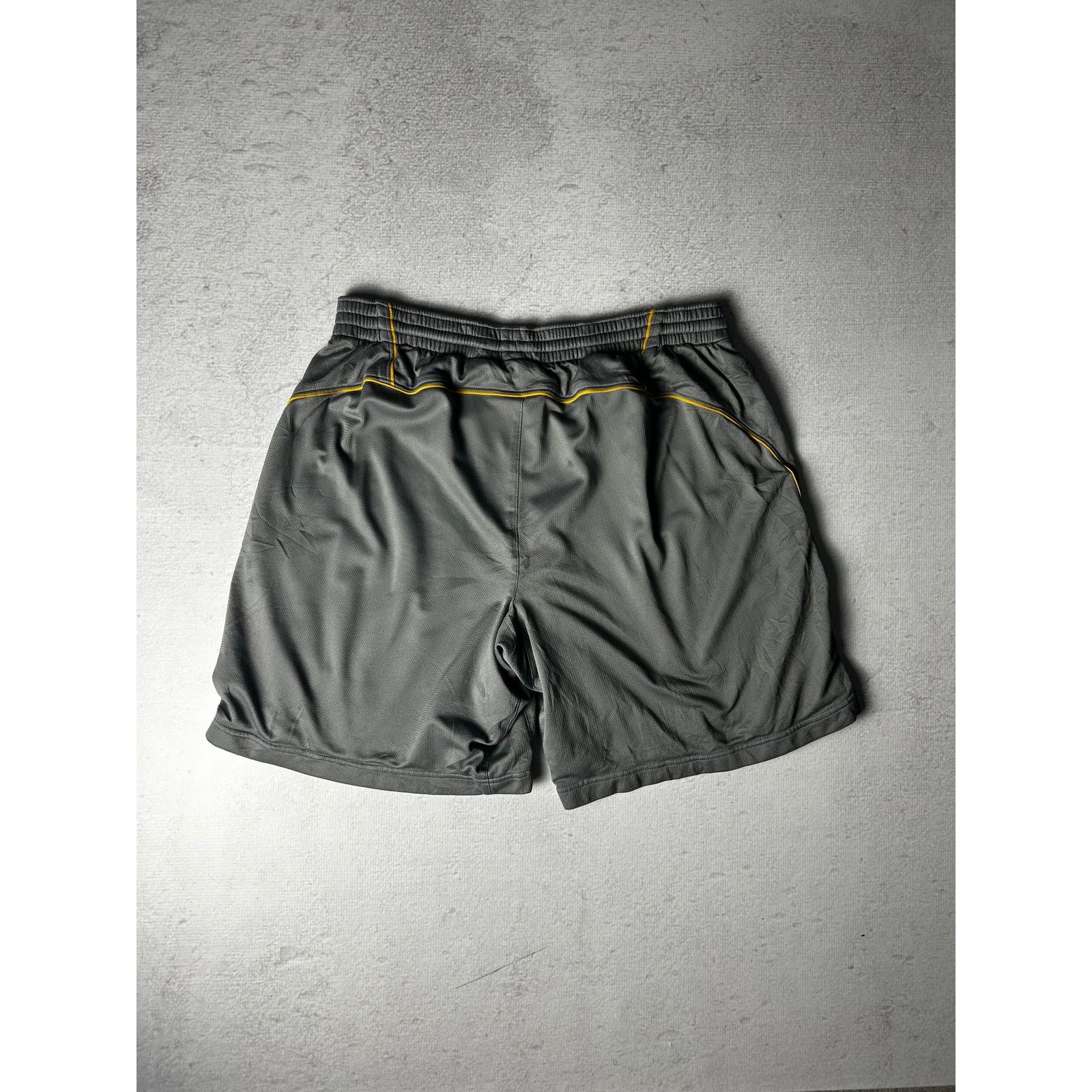 Nike Vintage Nike Grey Shorts - Men's XL Size US 34 / EU 50 - 2 Thumbnail