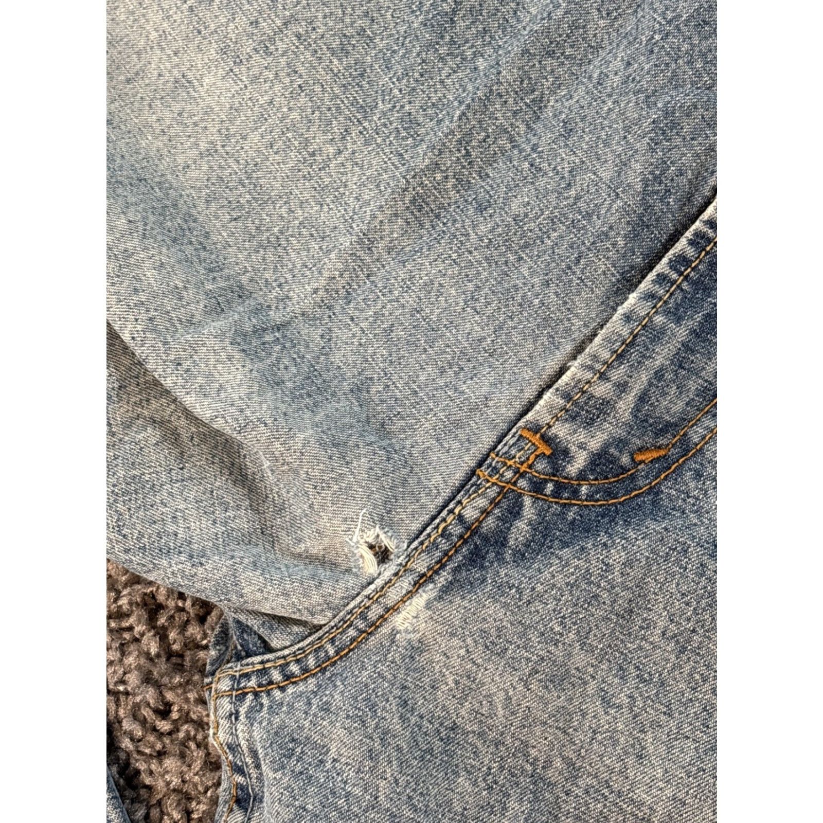 Levi's VINTAGE Levi's 599 Jeans Baggy Loose Skater Punk Grunge Light Wash 42x30 Men Jeans 42 Blue Denim Relaxed Wide-Leg Mens Size US 42 / EU 58 - 6 Thumbnail