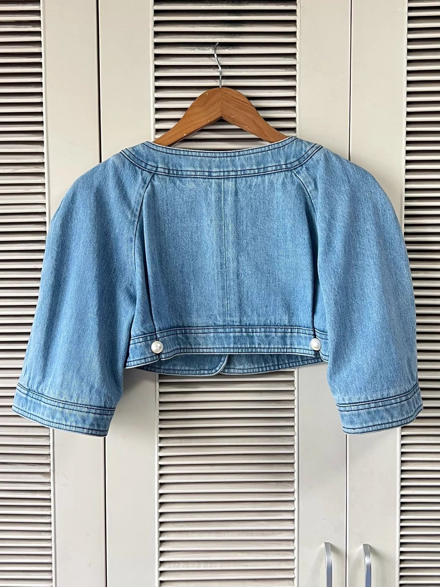 Chanel Chanel Denim Short Jacket 34 Pearl Buttons Size XS / US 0-2 / IT 36-38 - 2 Thumbnail
