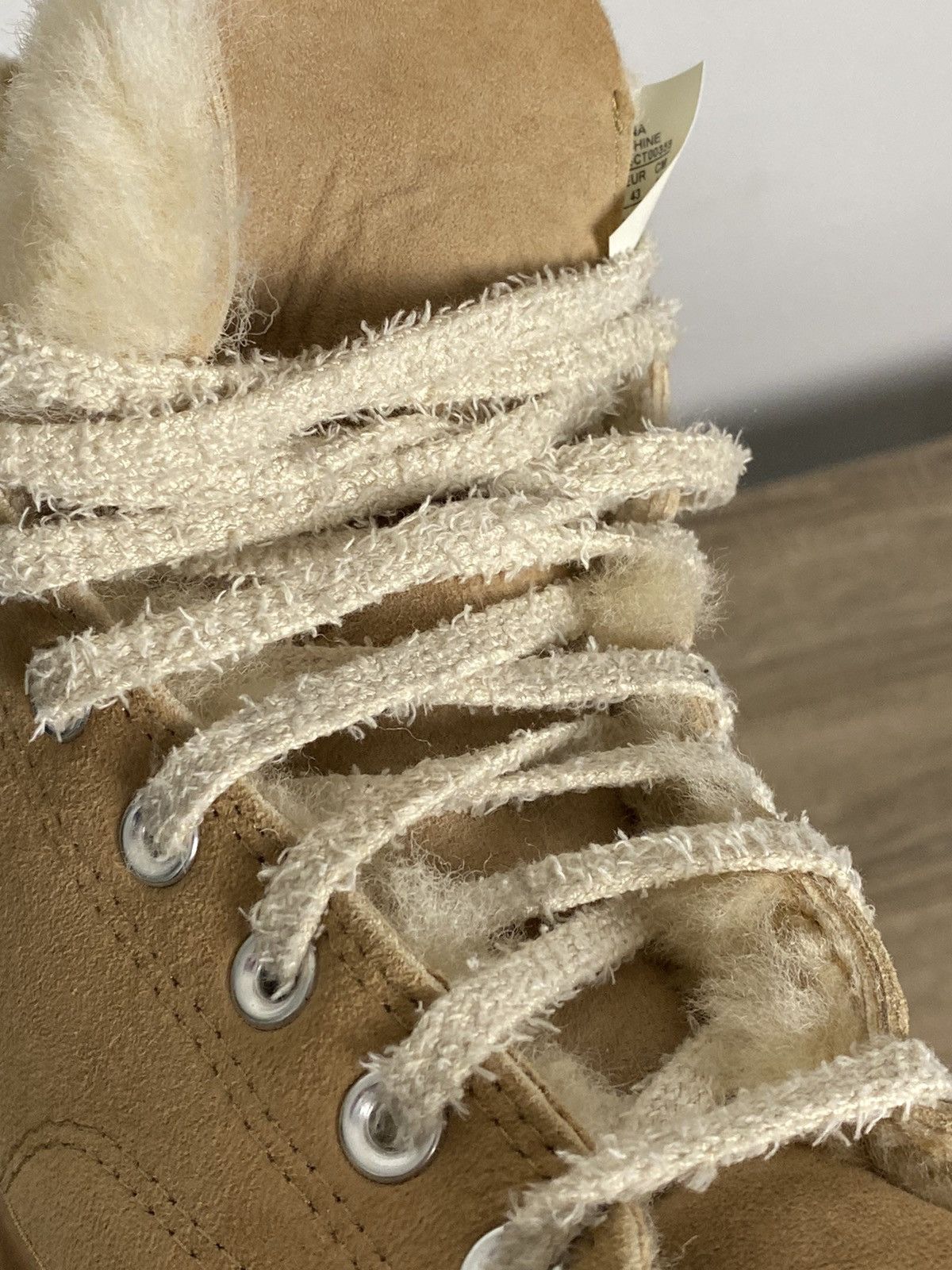 Converse Converse Suede and Shearling Sheep Fur Lined Hi Top Sneakers Size US 9.5 / EU 42-43 - 6 Thumbnail