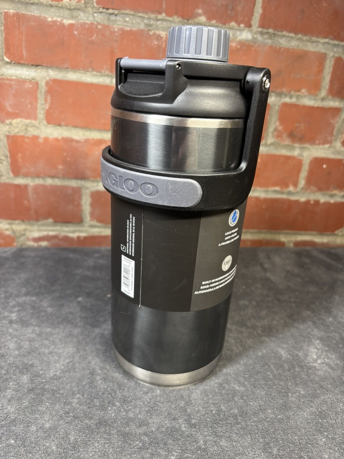 Other Igloo 36 oz Insulated Water Bottle Black Carbonite NWT New Size ONE SIZE - 3 Thumbnail