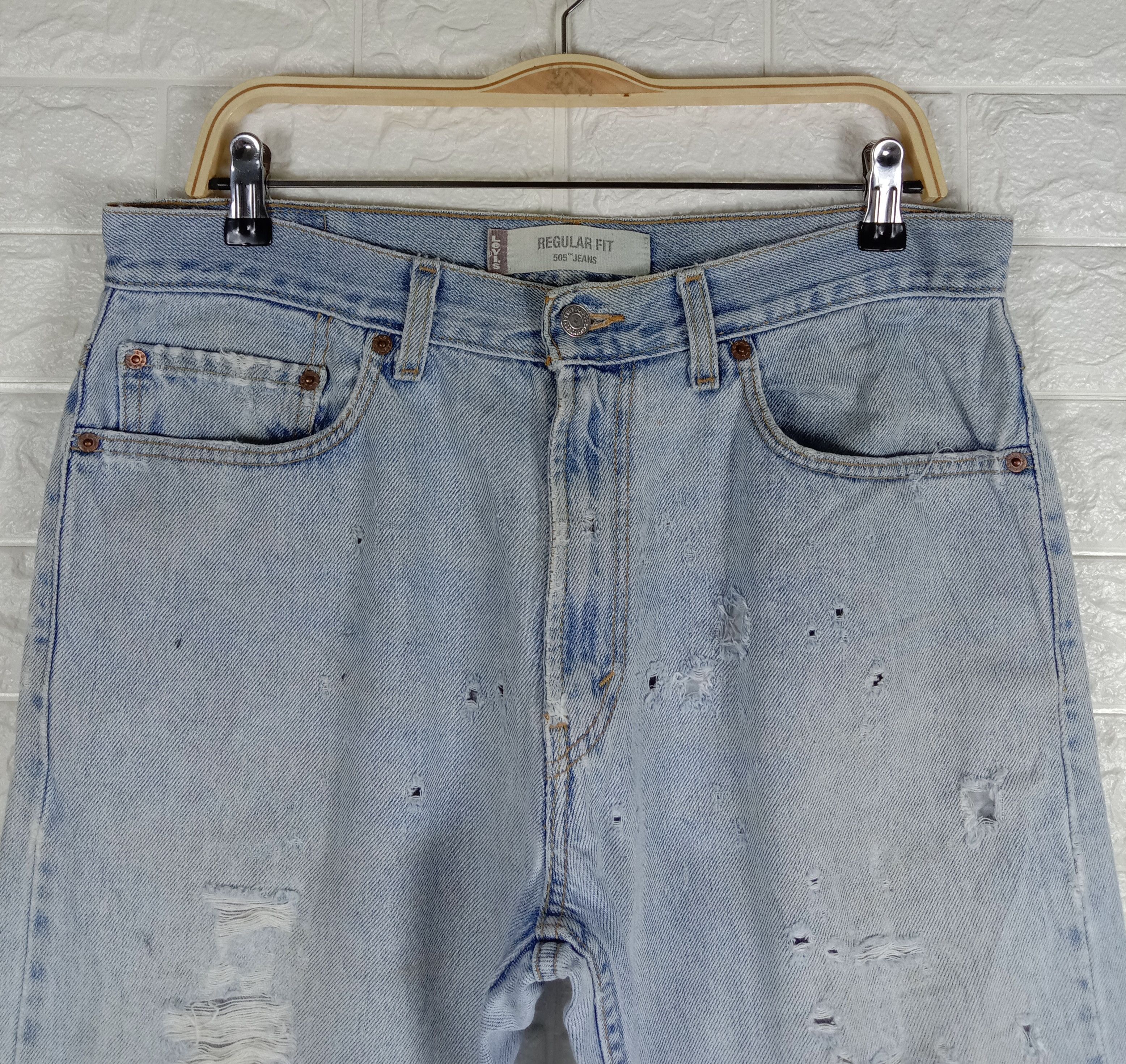 Levi's Vintage Levi's 505 Ripped Jeans Light Wash Distressed Denim Size US 34 / EU 50 - 2 Thumbnail