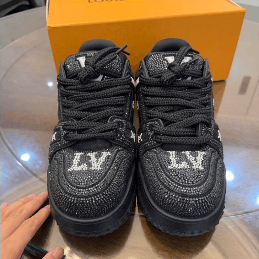 Louis Vuitton Louis Vuitton low-top fashion skate shoes Size US 8.5 / EU 41-42 - 2 Thumbnail