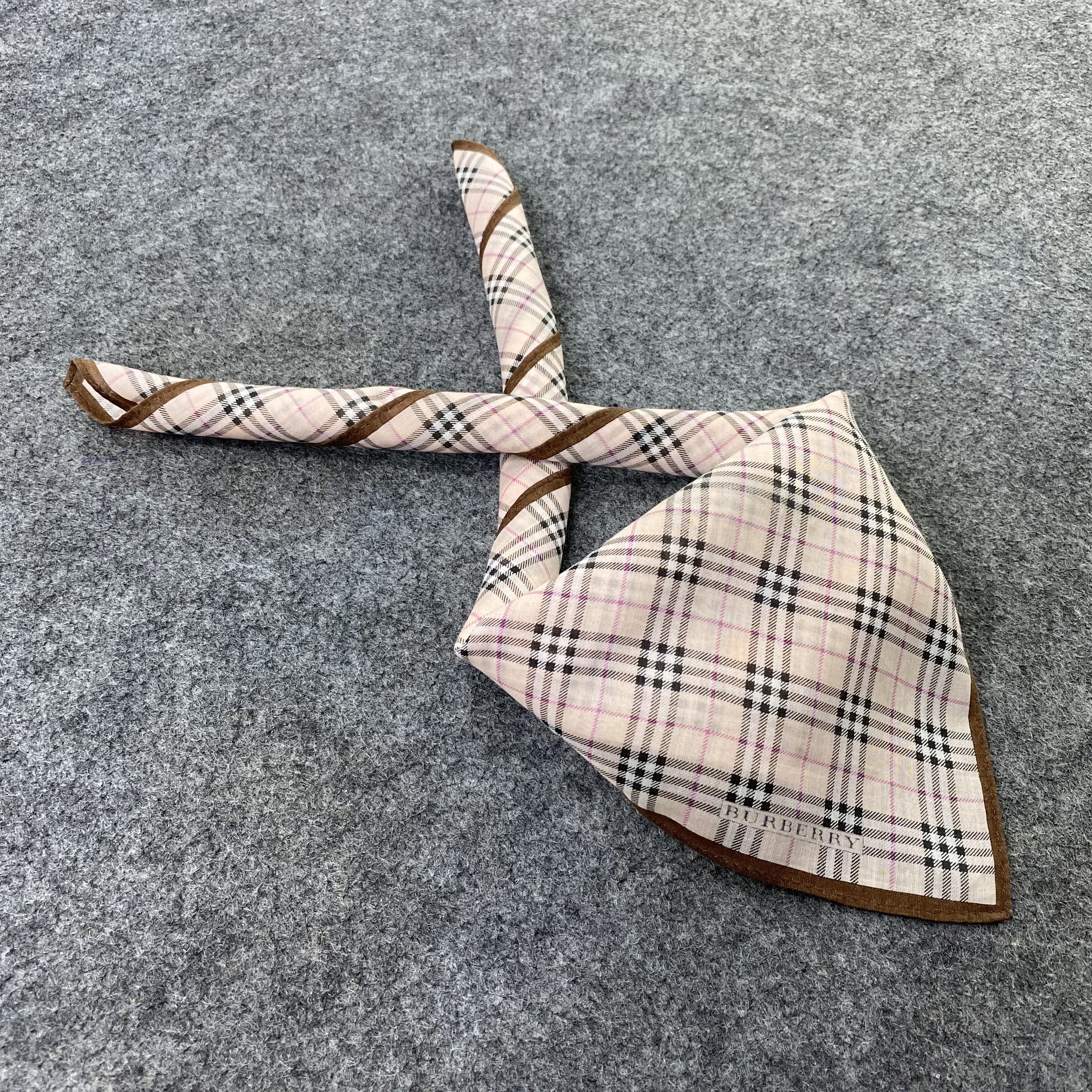 Burberry Burberry Handkerchief Neckerchief Bandana-B1641 Size ONE SIZE - 1 Thumbnail