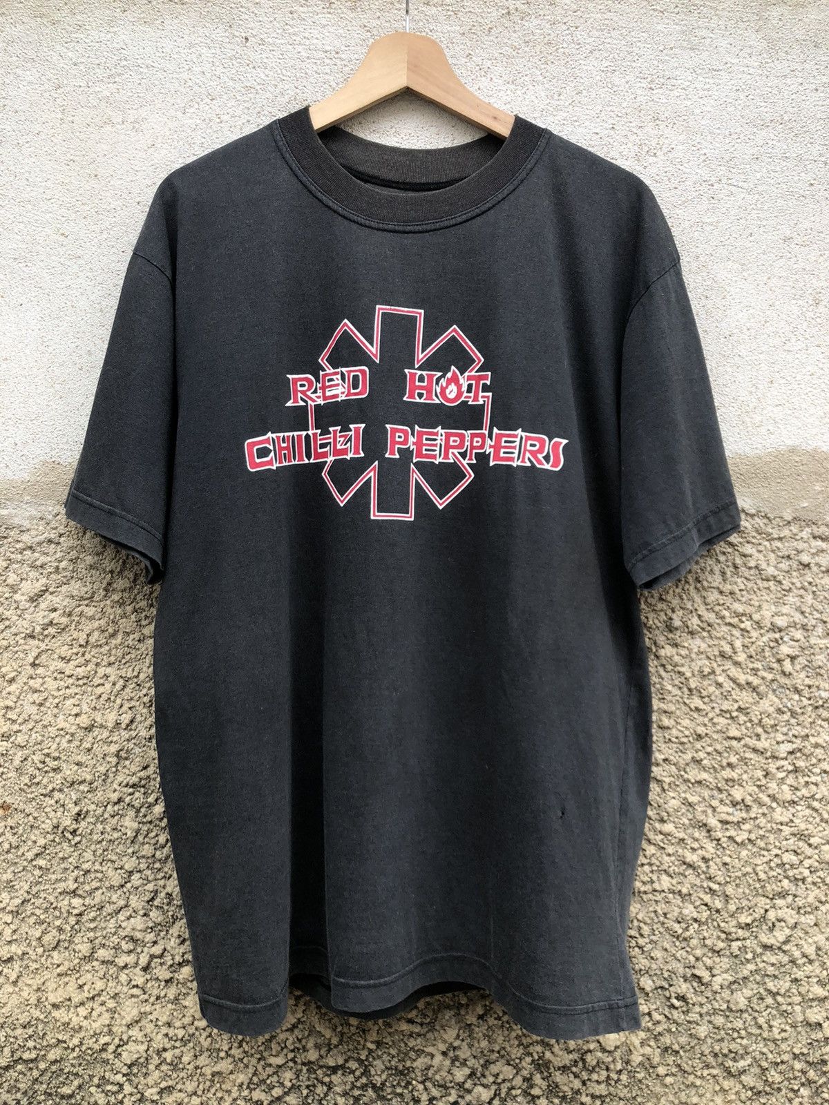 Band Tees × Vintage Rare🔥 Vintage 90s Red Hit Chili Peppers "Olson Girl" Tshirt Size US L / EU 52-54 / 3 - 1 Thumbnail