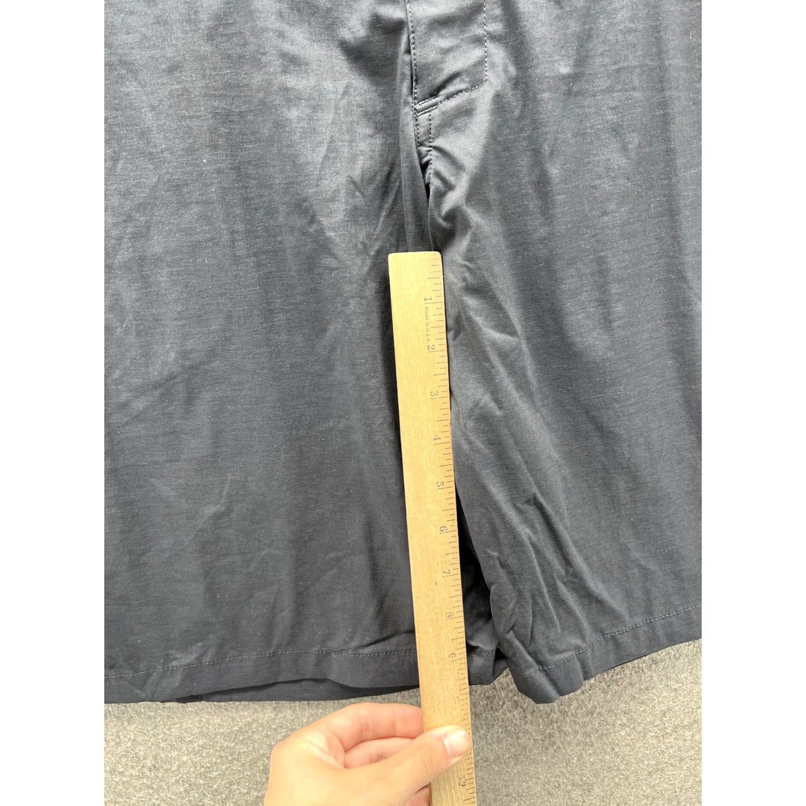 Under Armour Under Armour Shorts Mens 40 Black HeatGear Golf Chino Performance 10 Inseam Size US 40 / EU 56 - 3 Thumbnail