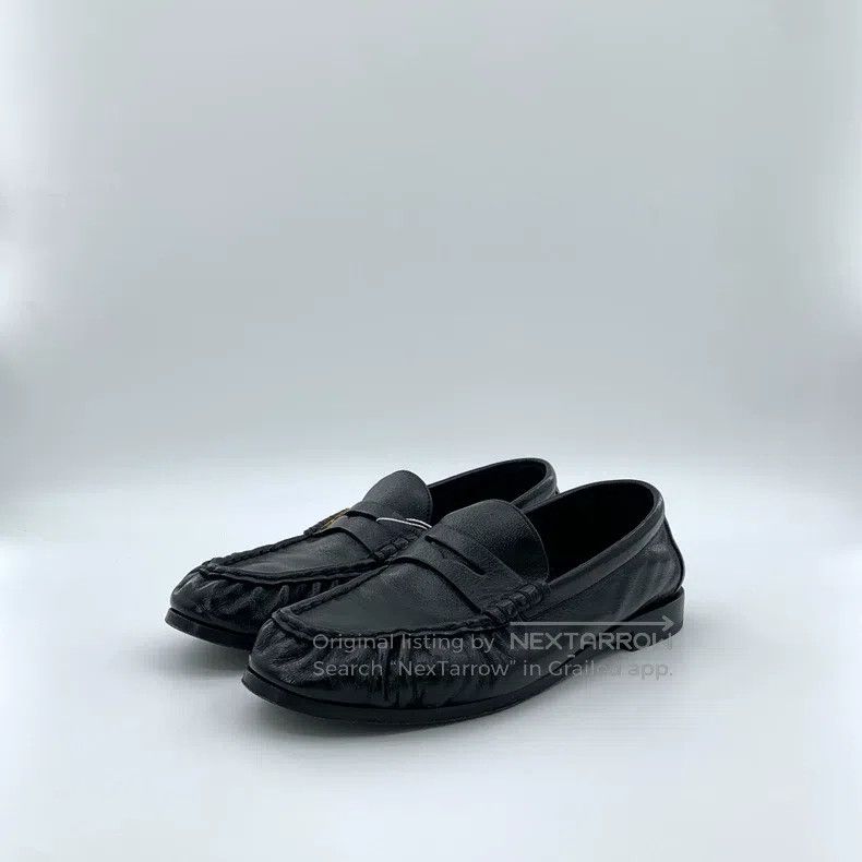 Saint Laurent Paris Saint Laurent Paris Black Logo Gold Mark Leather Casual Sl Size US 7 / EU 40 - 1 Thumbnail