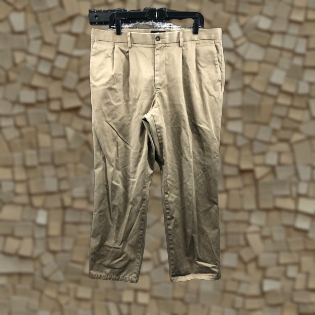 Dockers Dockers D3 Classic Fit Khaki Pants Mens 38x31 Beige Flat Front 5-Pocket Stretch Casual Formal Business Pants Size US 38 / EU 54 - 1 Thumbnail