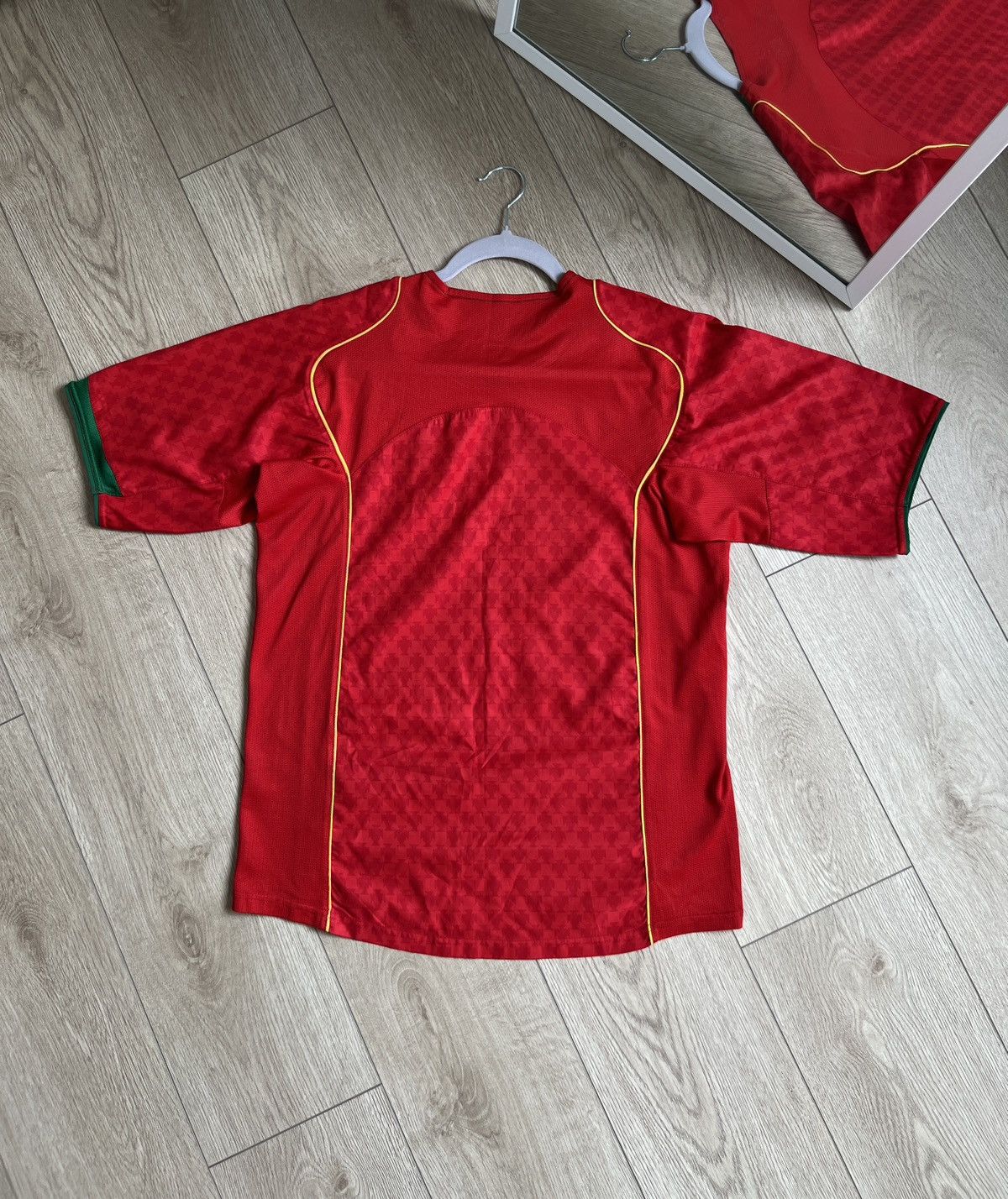 Vintage Vintage Blockcore Soccer jersey Portugal Nike total 90 Sz M Size US M / EU 48-50 / 2 - 2 Thumbnail