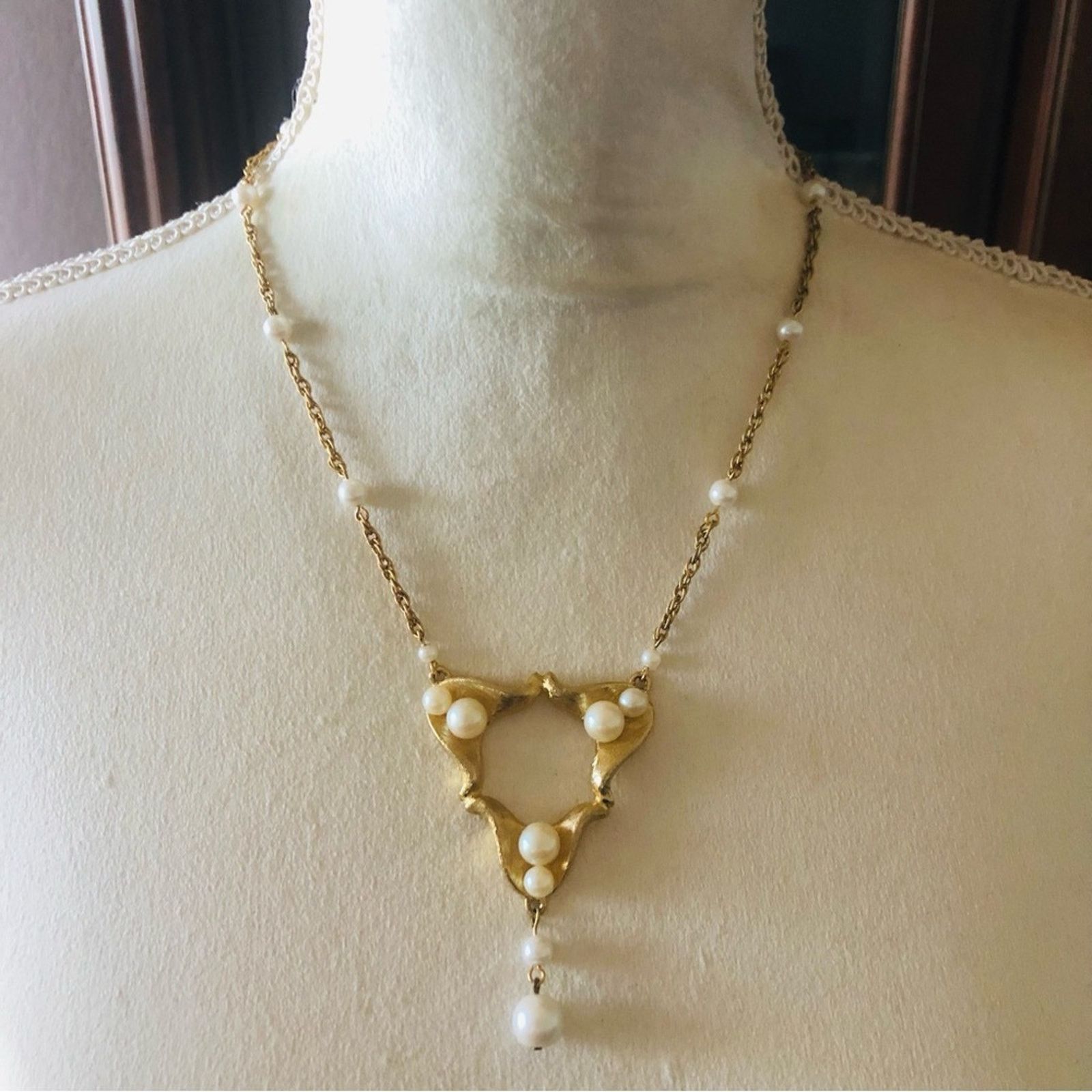 Vintage Vintage 1970’s Tortolani Crislu triangle pendant necklace Size ONE SIZE - 2 Thumbnail