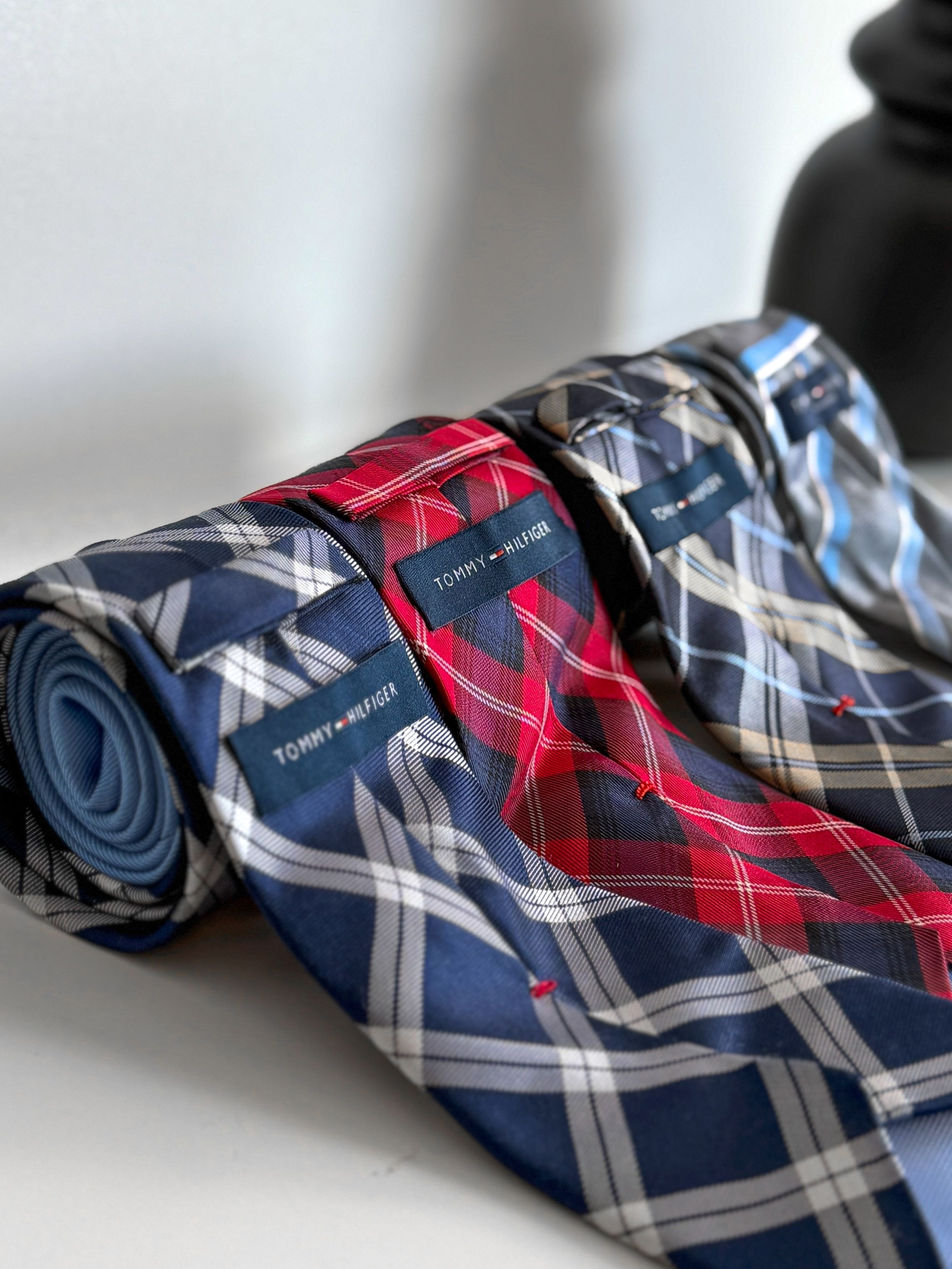 Tommy Hilfiger Tommy Hilfiger 4x Vintage Silk Cravats Made in Italy Size ONE SIZE - 2 Thumbnail